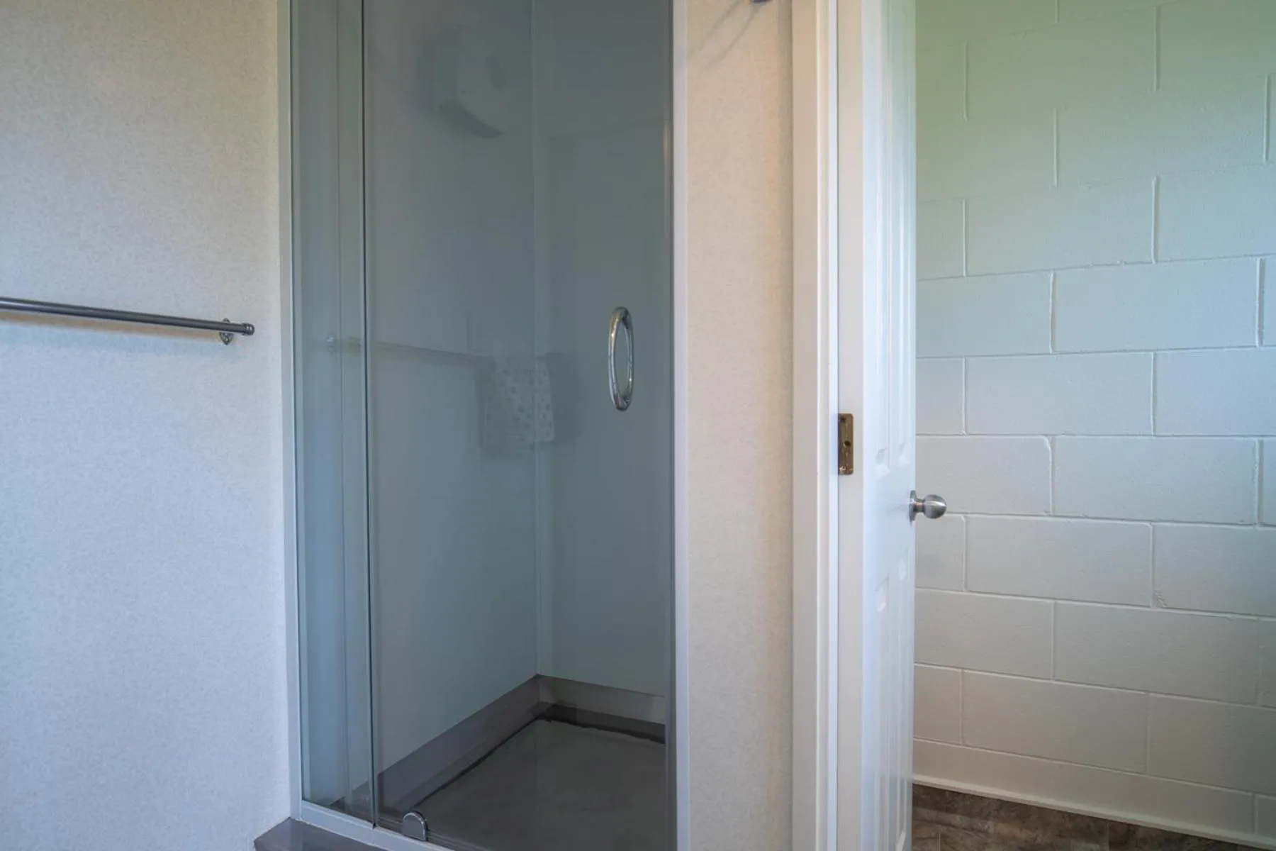 Shower in Andorra Motel