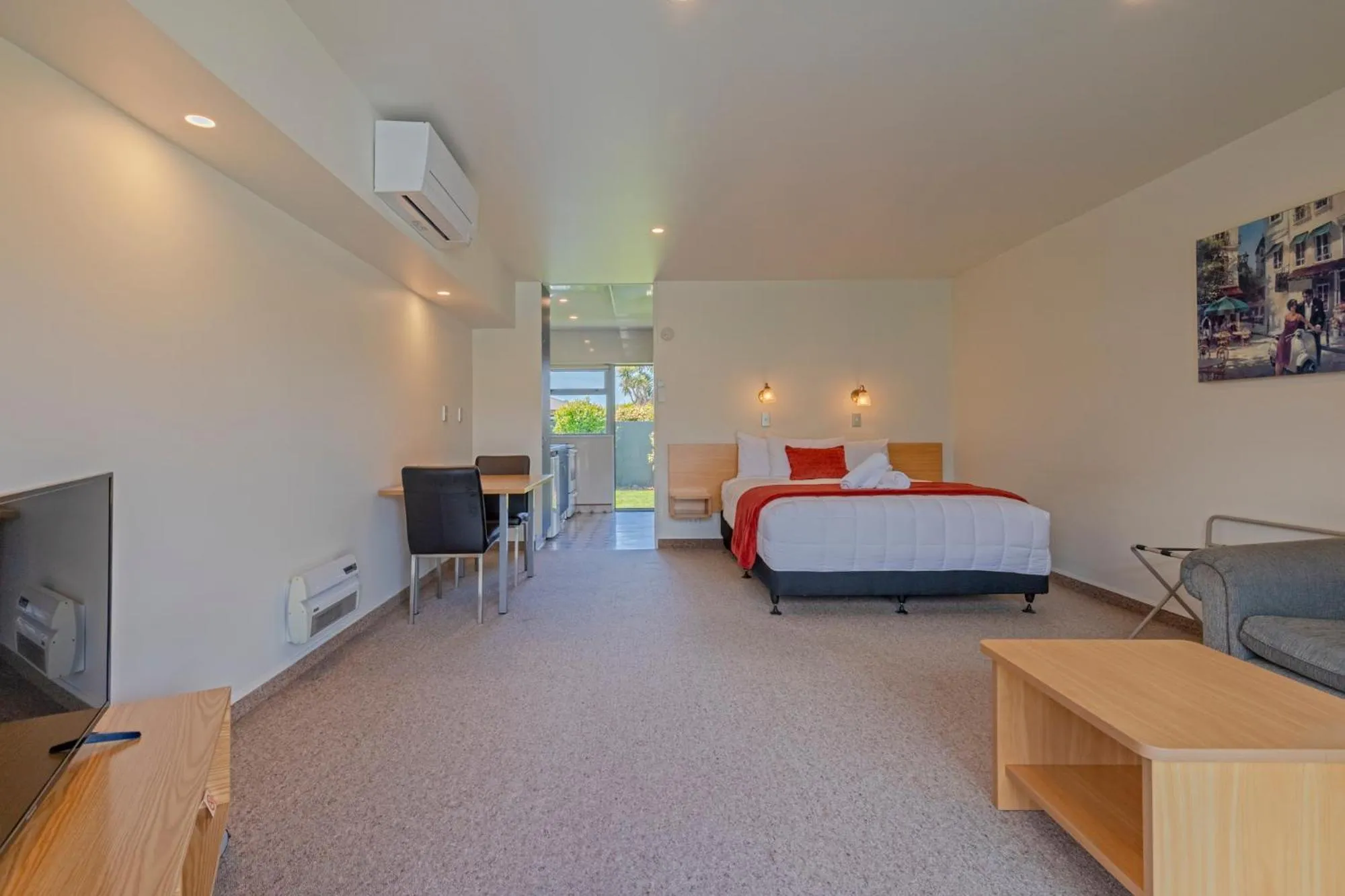 Bed in Andorra Motel