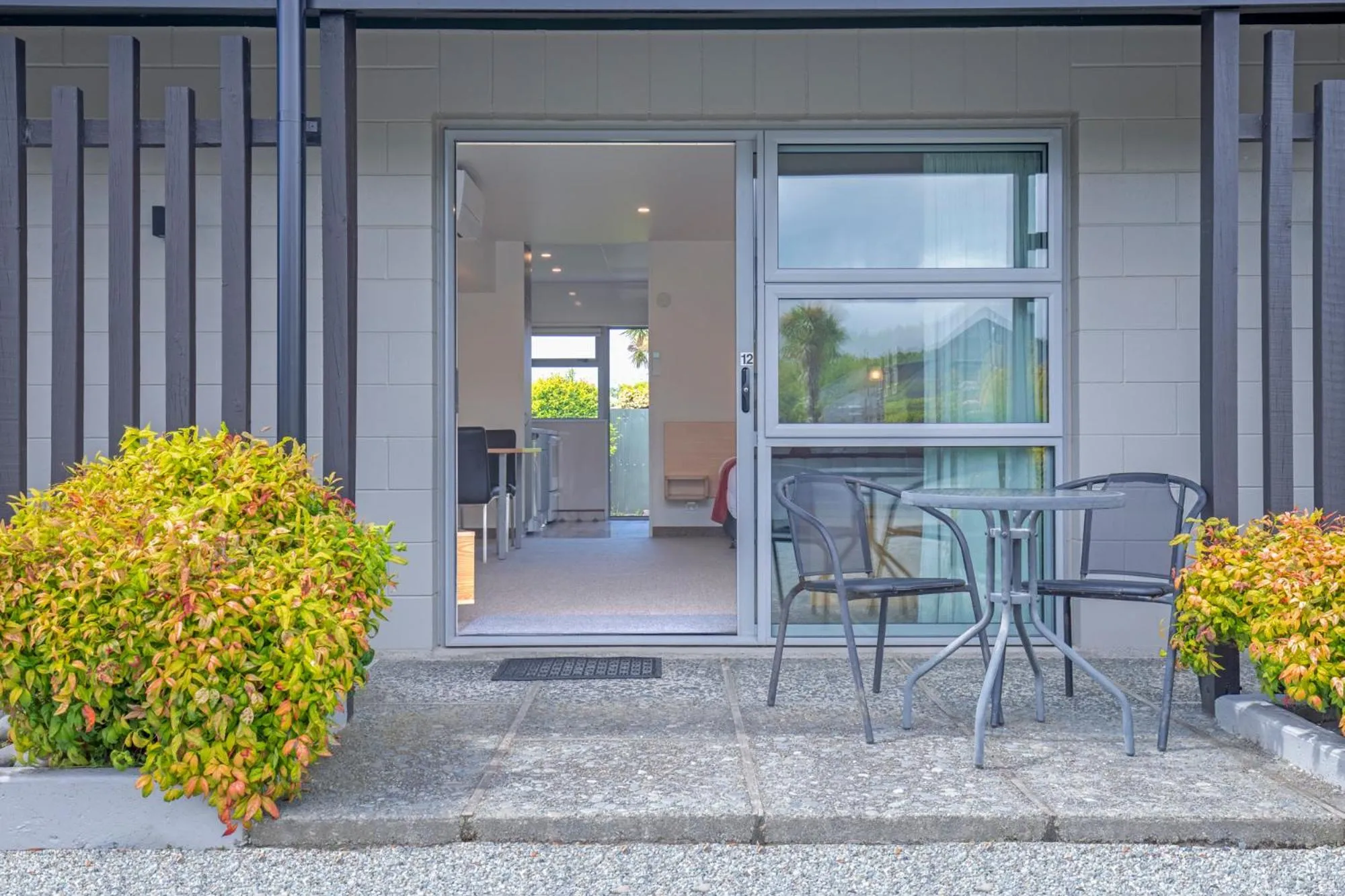 Seating area in Andorra Motel