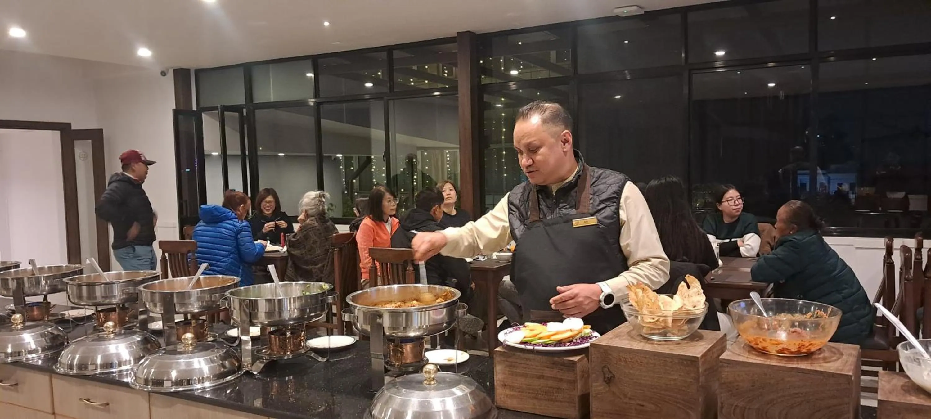 group of guests in Gallery Park Hotel