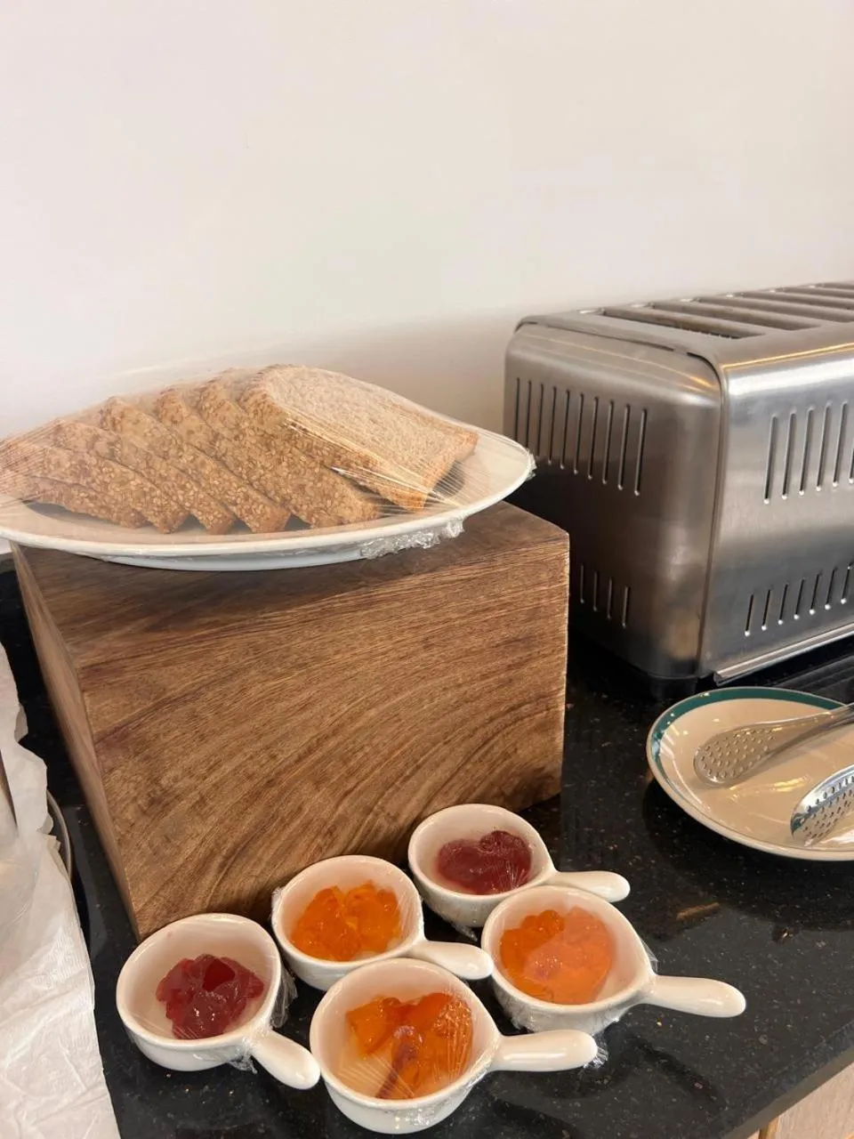 Restaurant/places to eat in Gallery Park Hotel