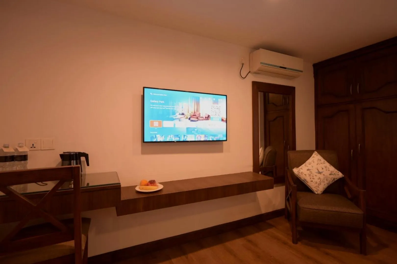 Bedroom in Gallery Park Hotel