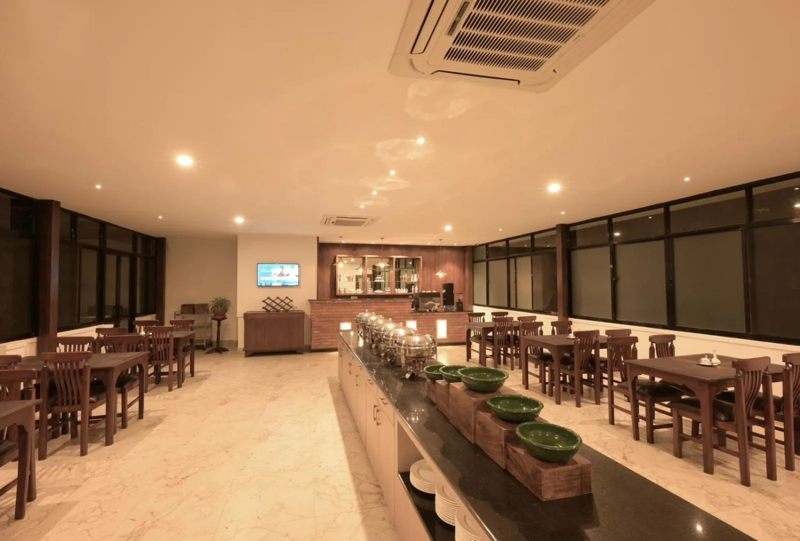 Restaurant/places to eat in Gallery Park Hotel