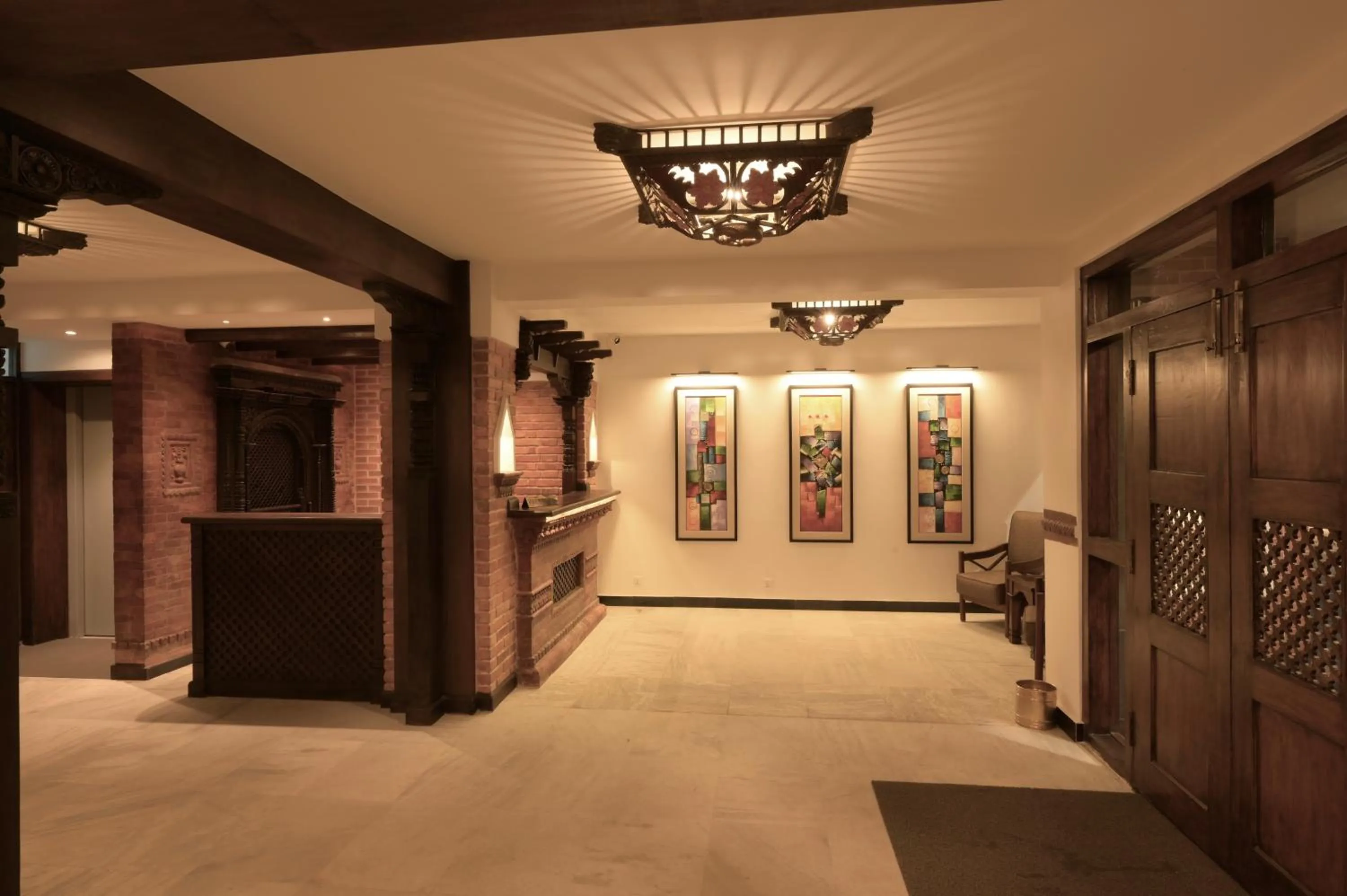 Seating area in Gallery Park Hotel