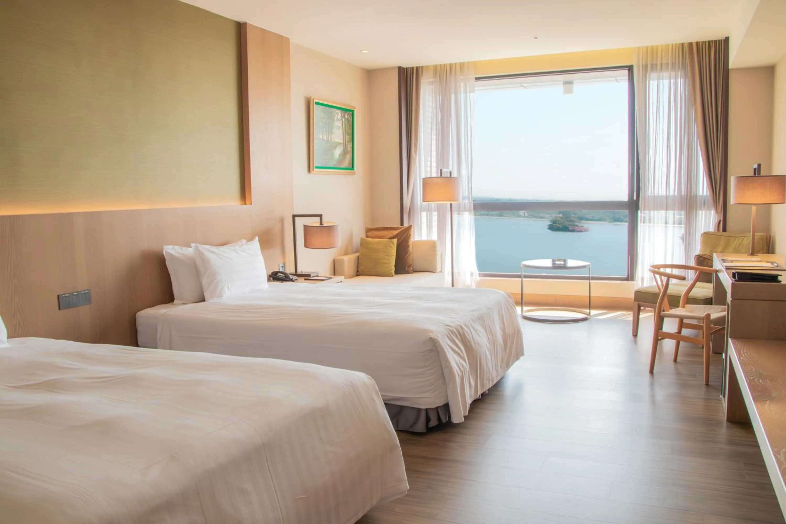 Photo of the whole room, Bed in Golden Lake Hotel