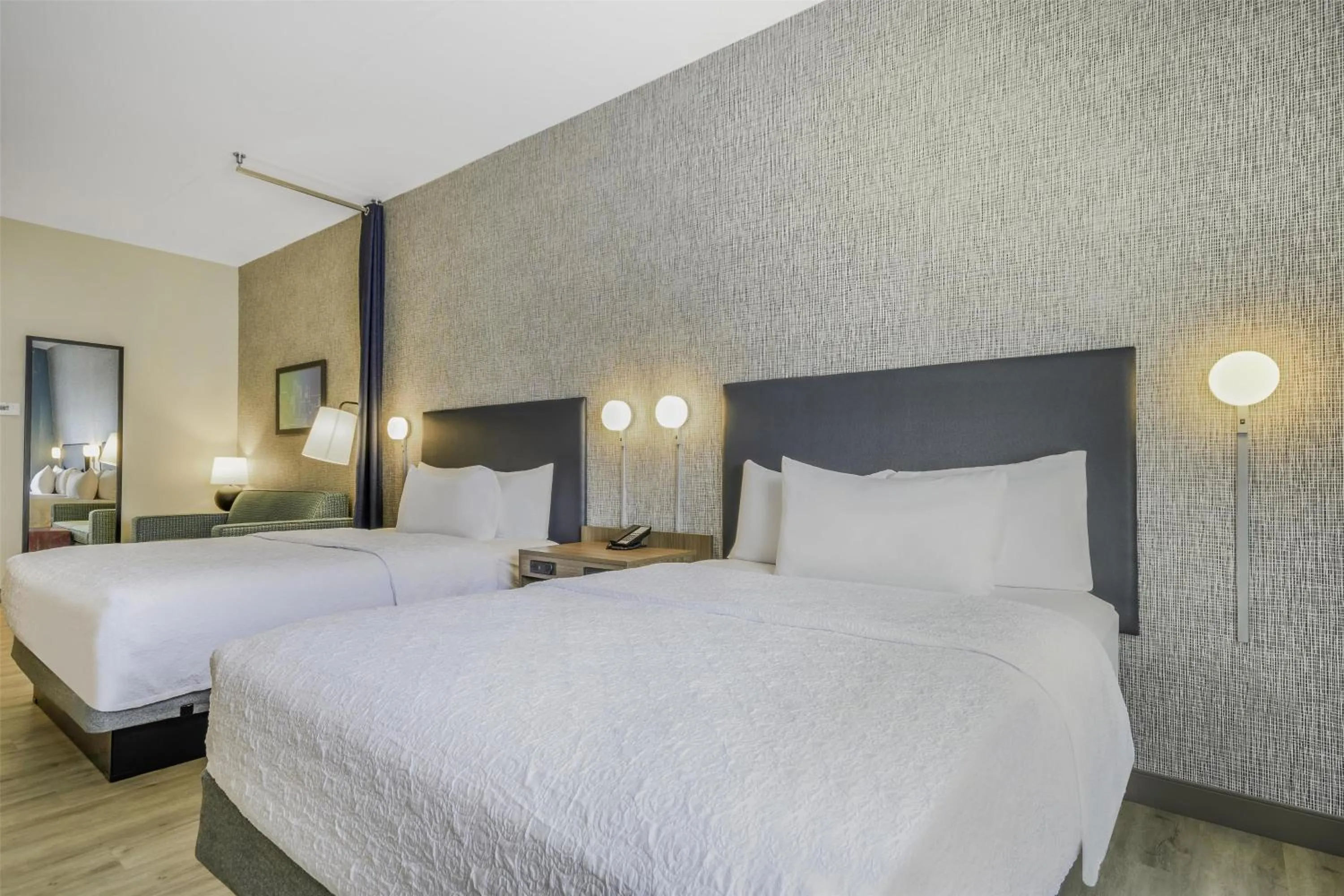 Bed in Home2 Suites By Hilton Cincinnati Midtown Oakley