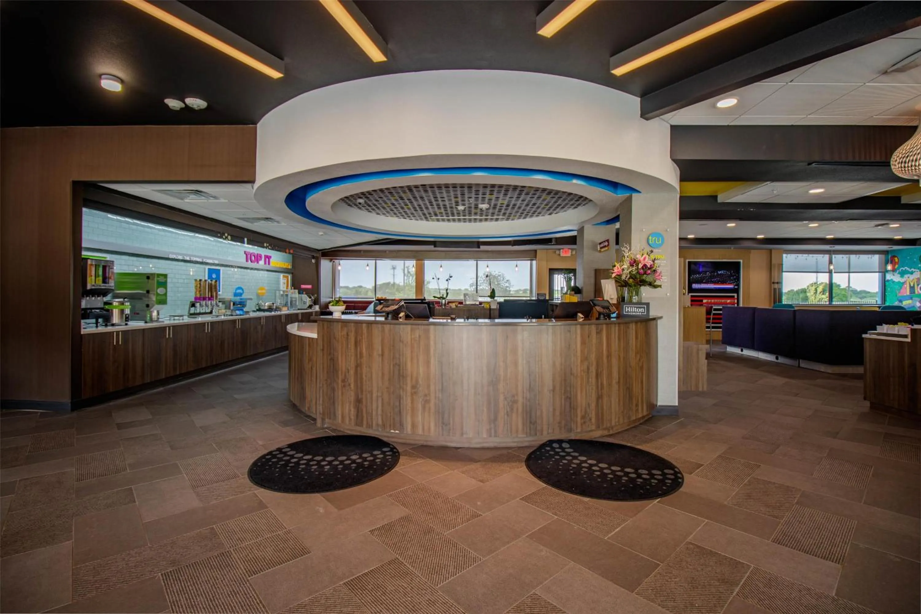 Lobby or reception in Tru By Hilton Mckinney