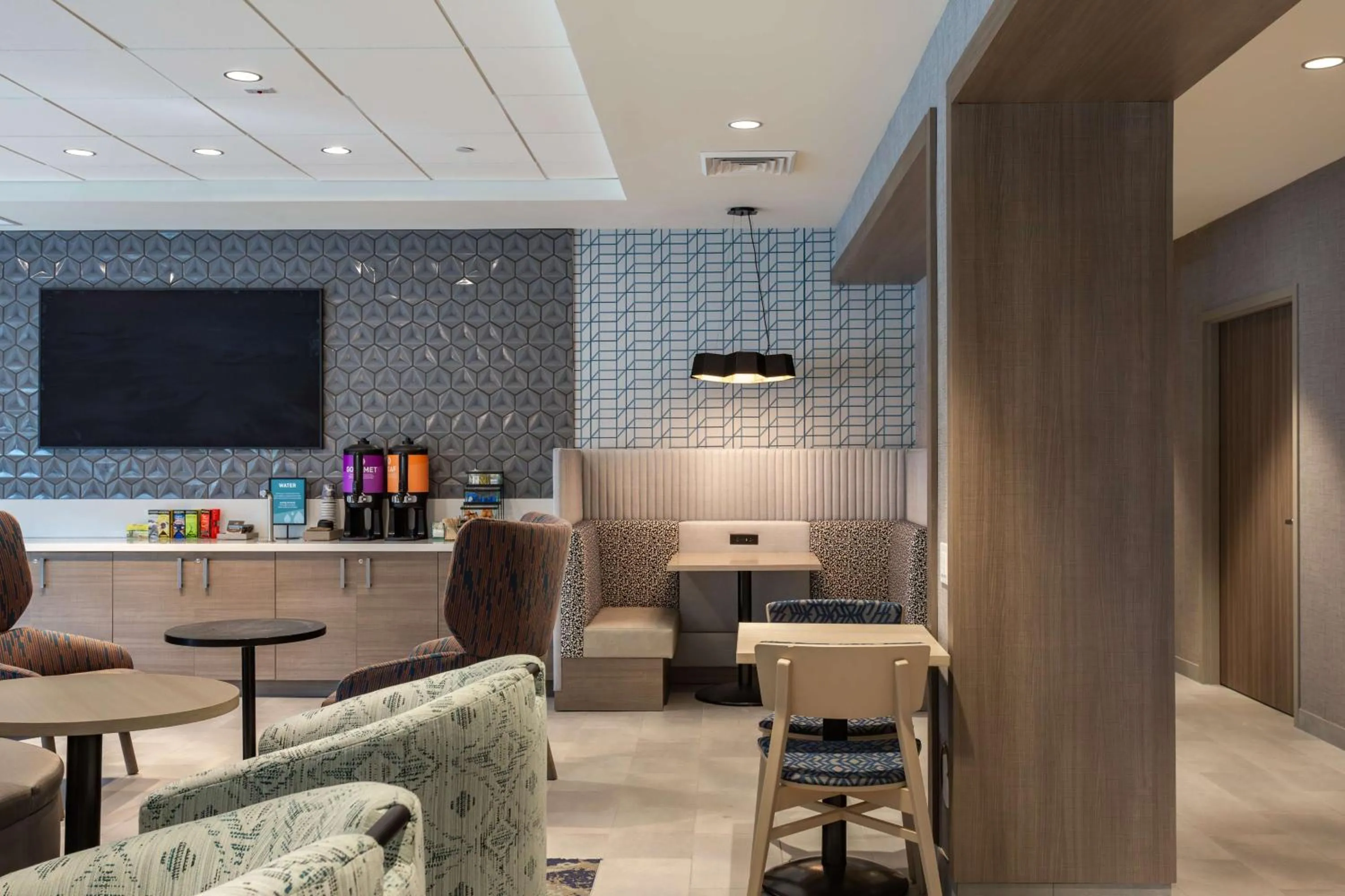 Breakfast in Home2 Suites By Hilton Boone