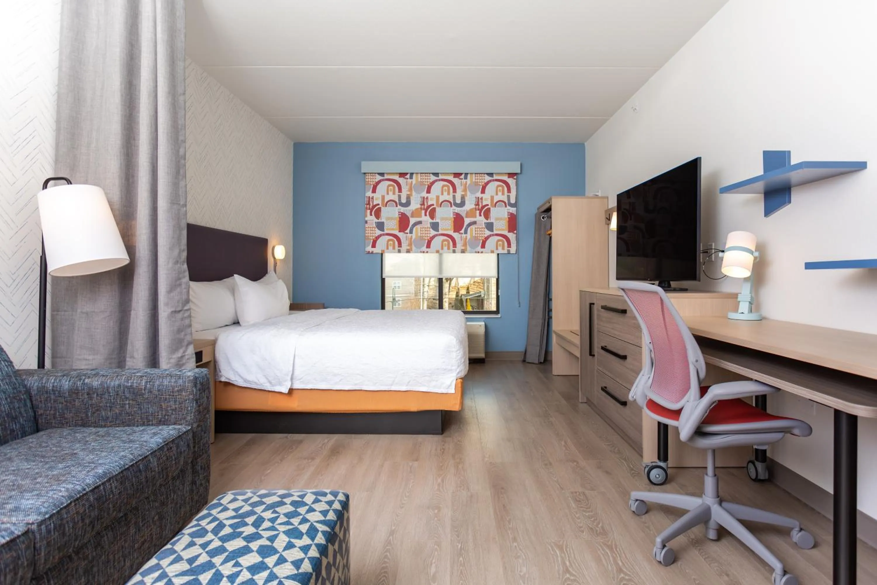 Bed in Home2 Suites By Hilton Boone