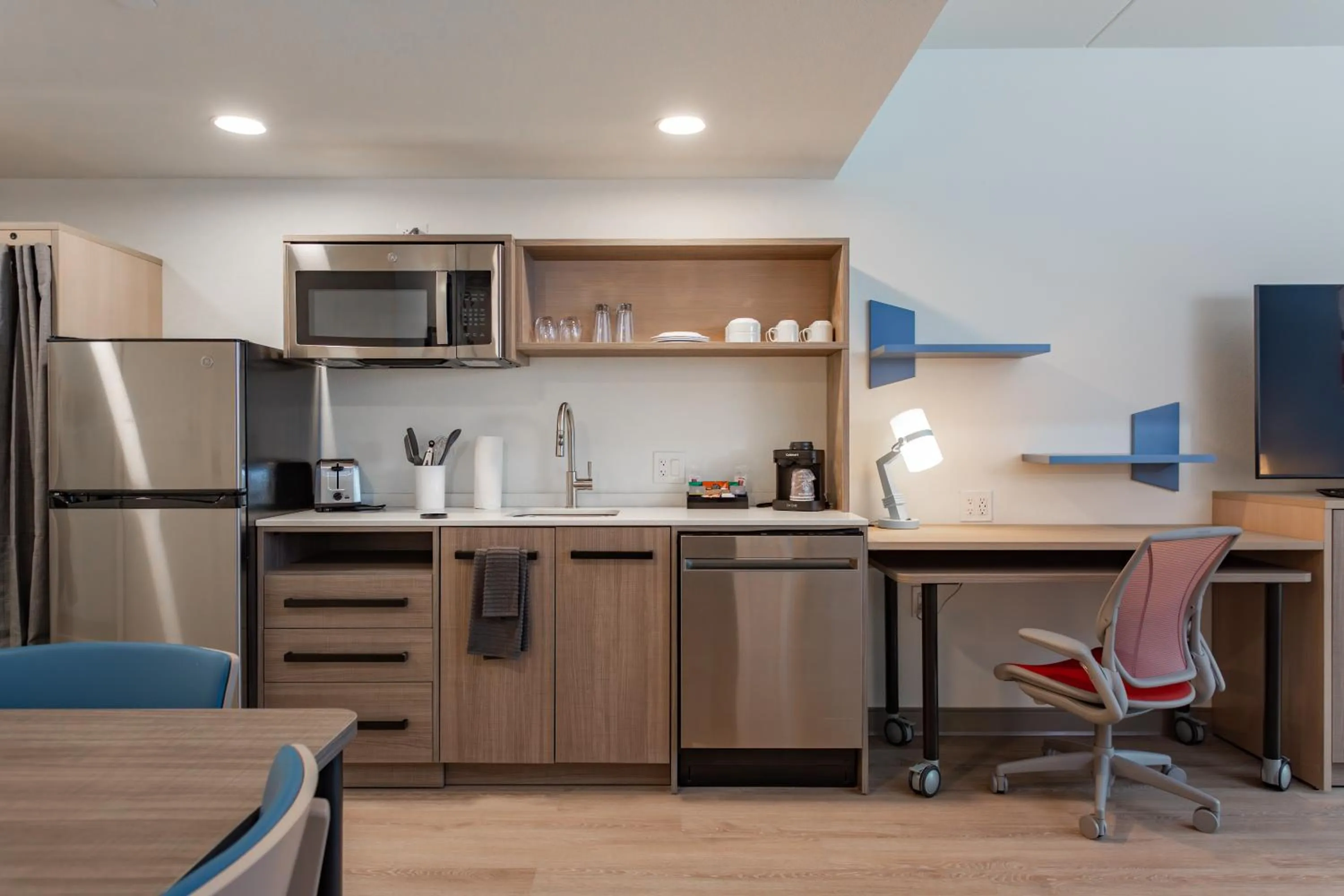 kitchen in Home2 Suites By Hilton Boone