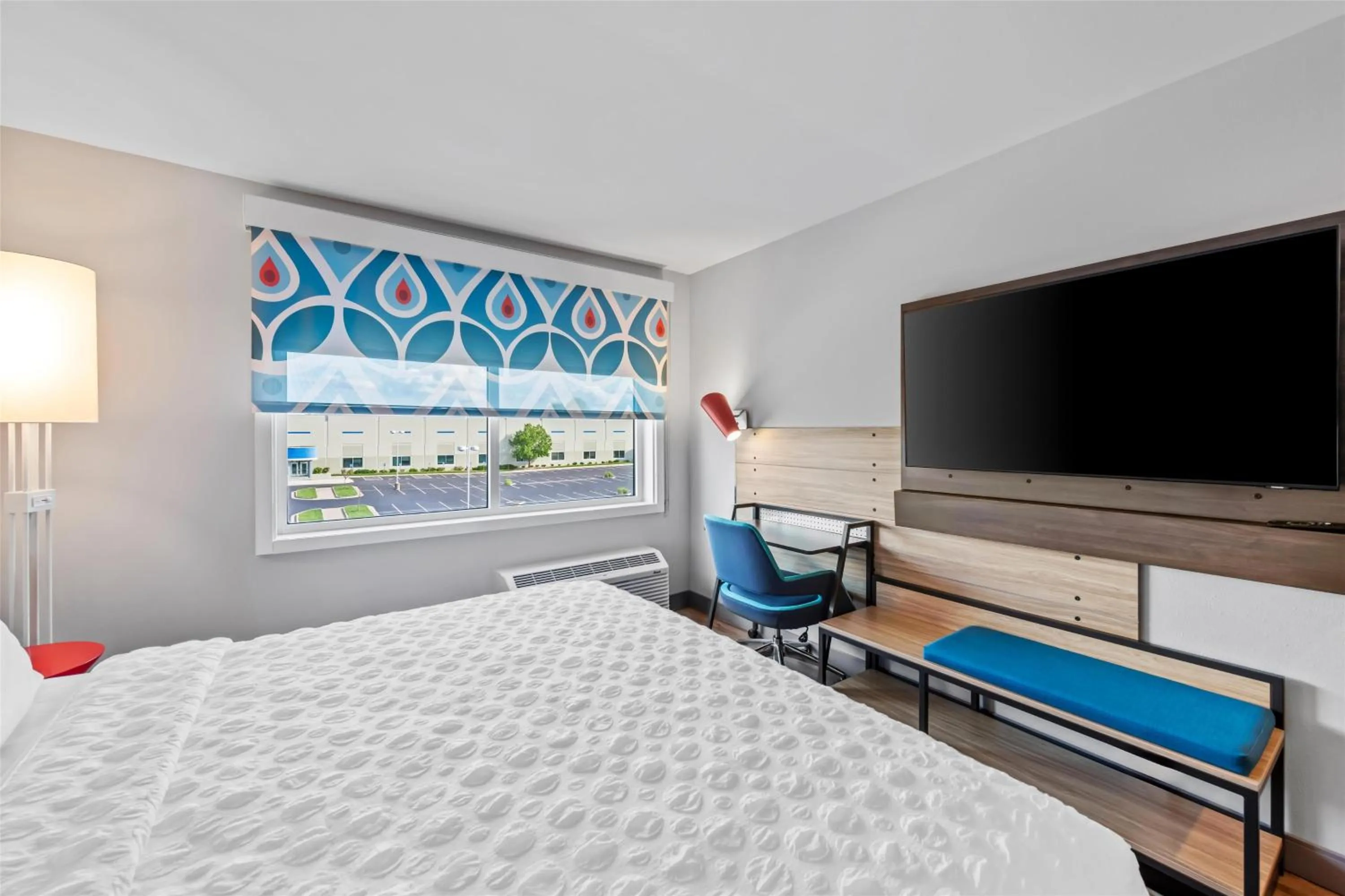 Bedroom, Bed in Tru By Hilton Kansas City Airport