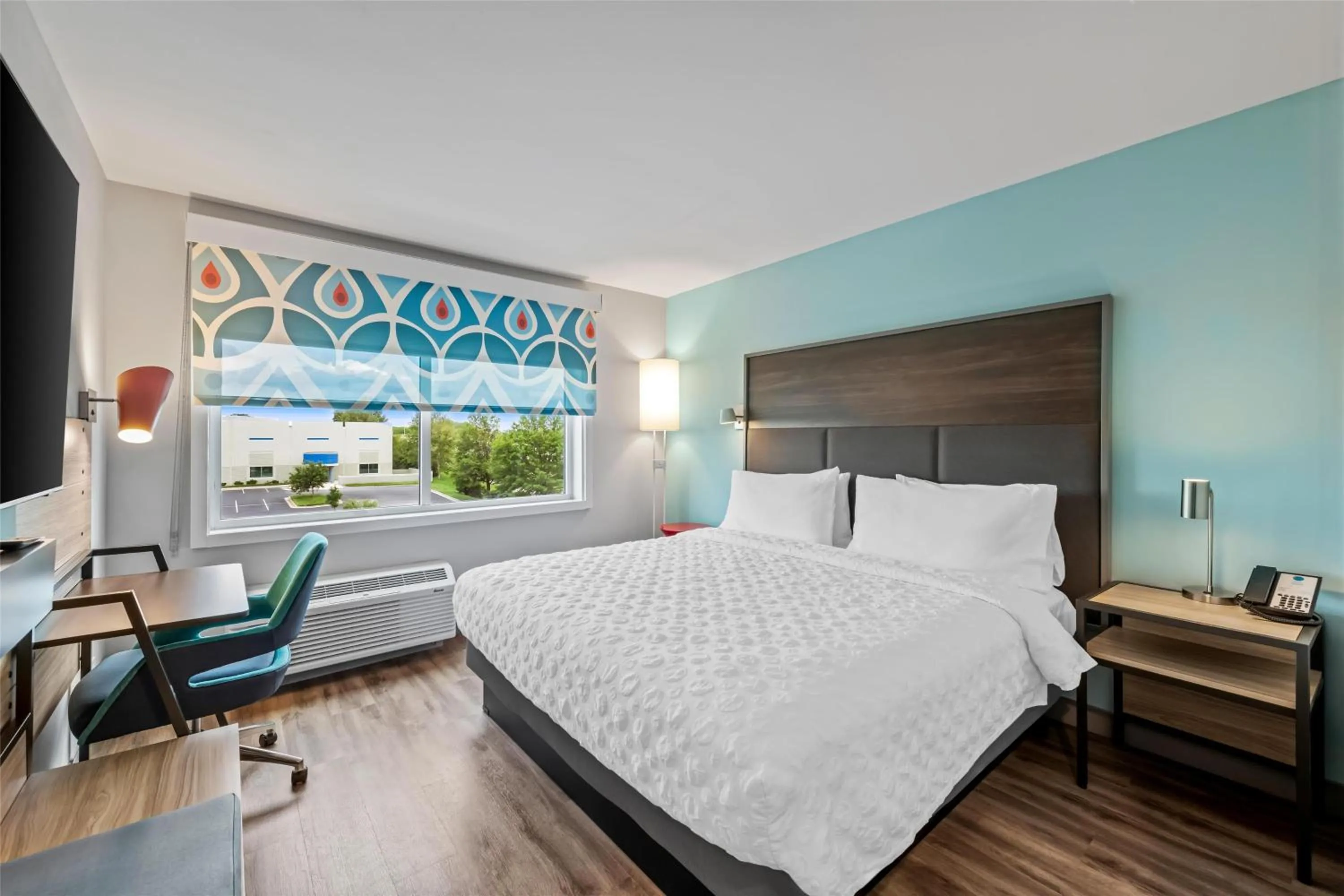 Bedroom, Bed in Tru By Hilton Kansas City Airport