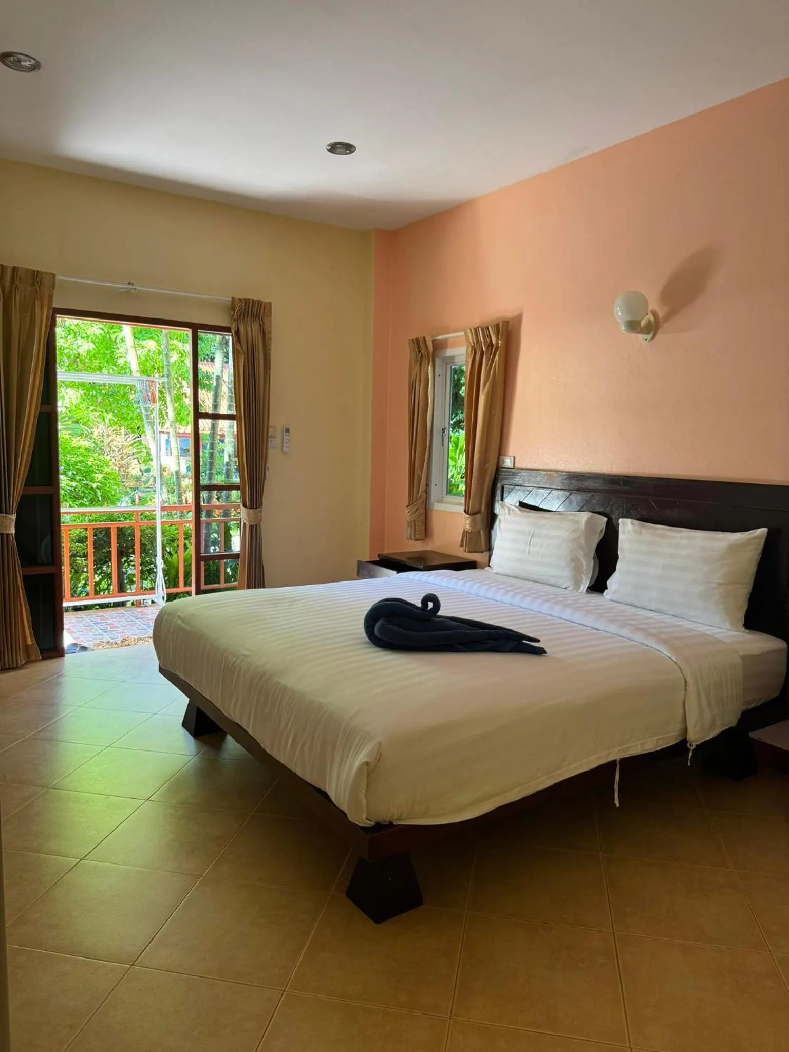 Bed in Boonya Resort Koh Chang