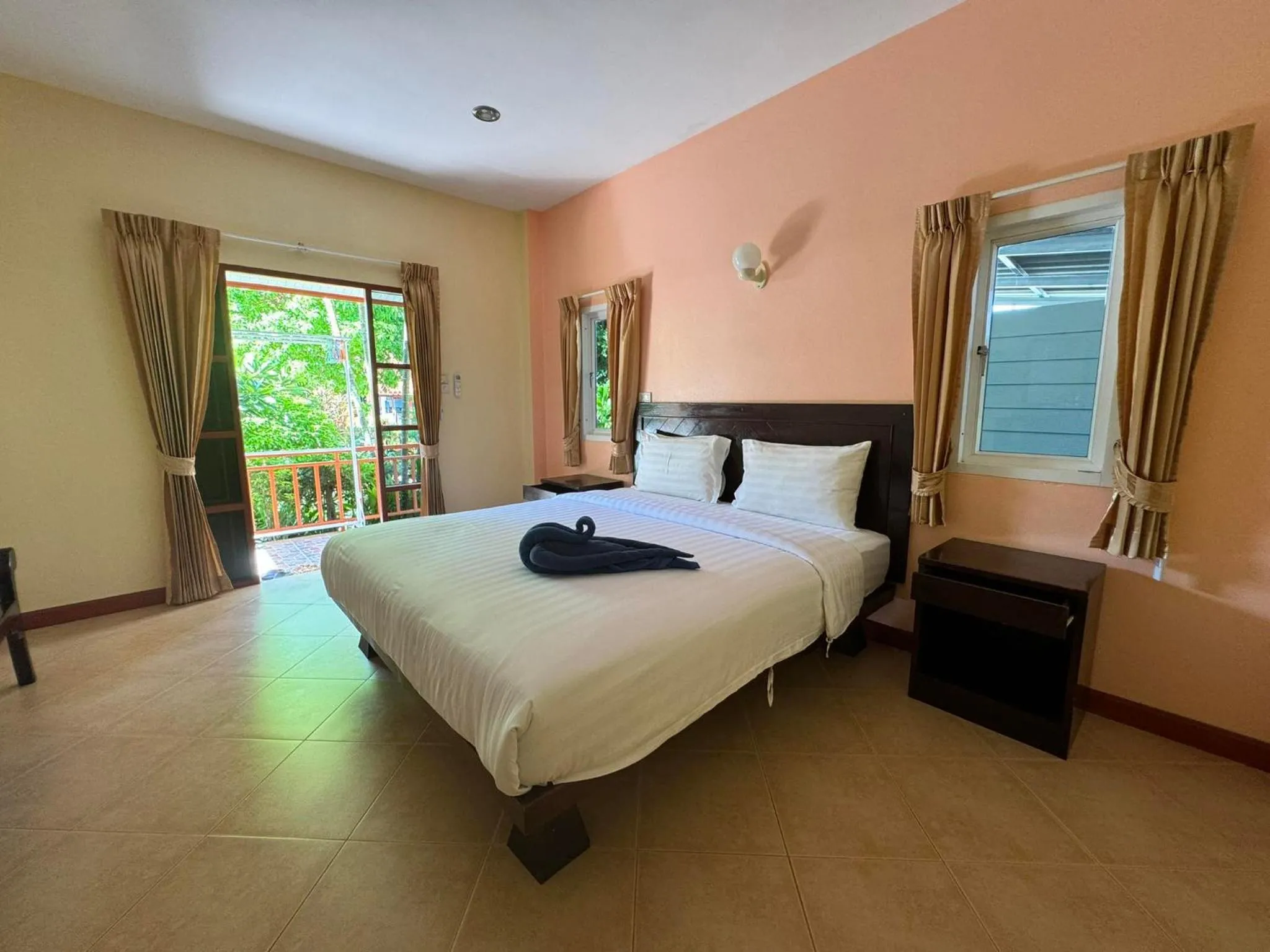 Bed in Boonya Resort Koh Chang