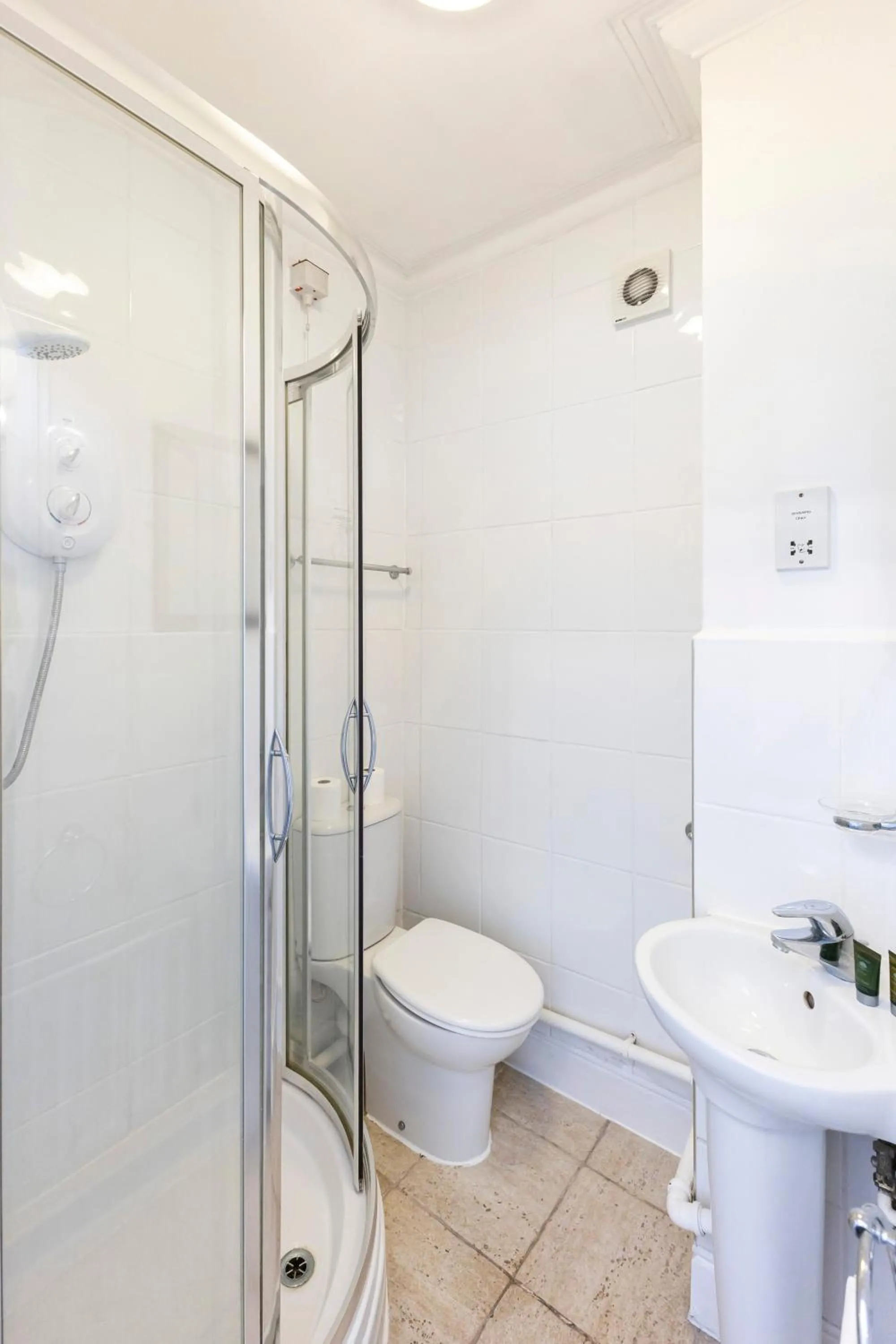 Bathroom in OYO Blenheim House