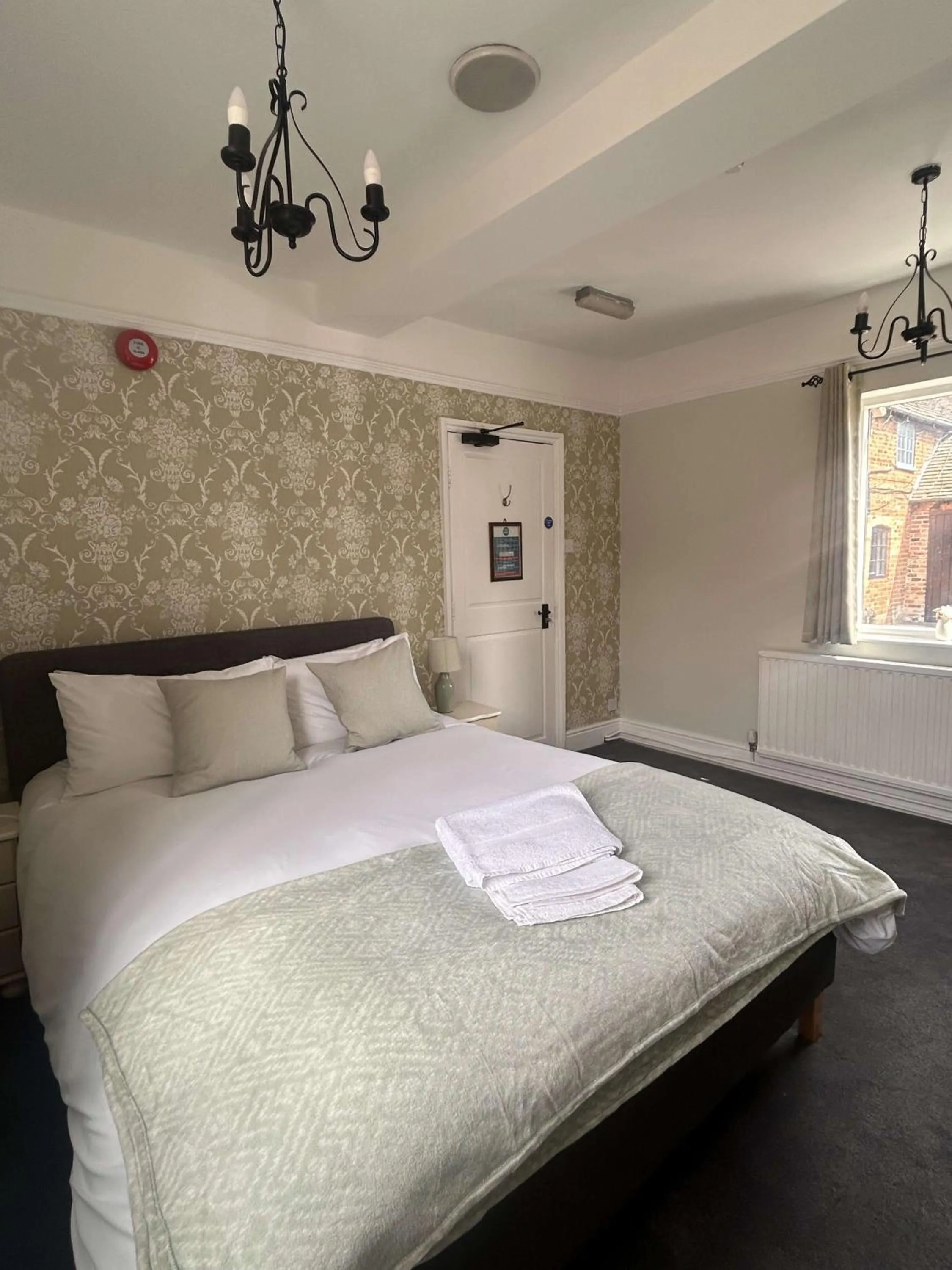 Bedroom, Bed in OYO Blenheim House