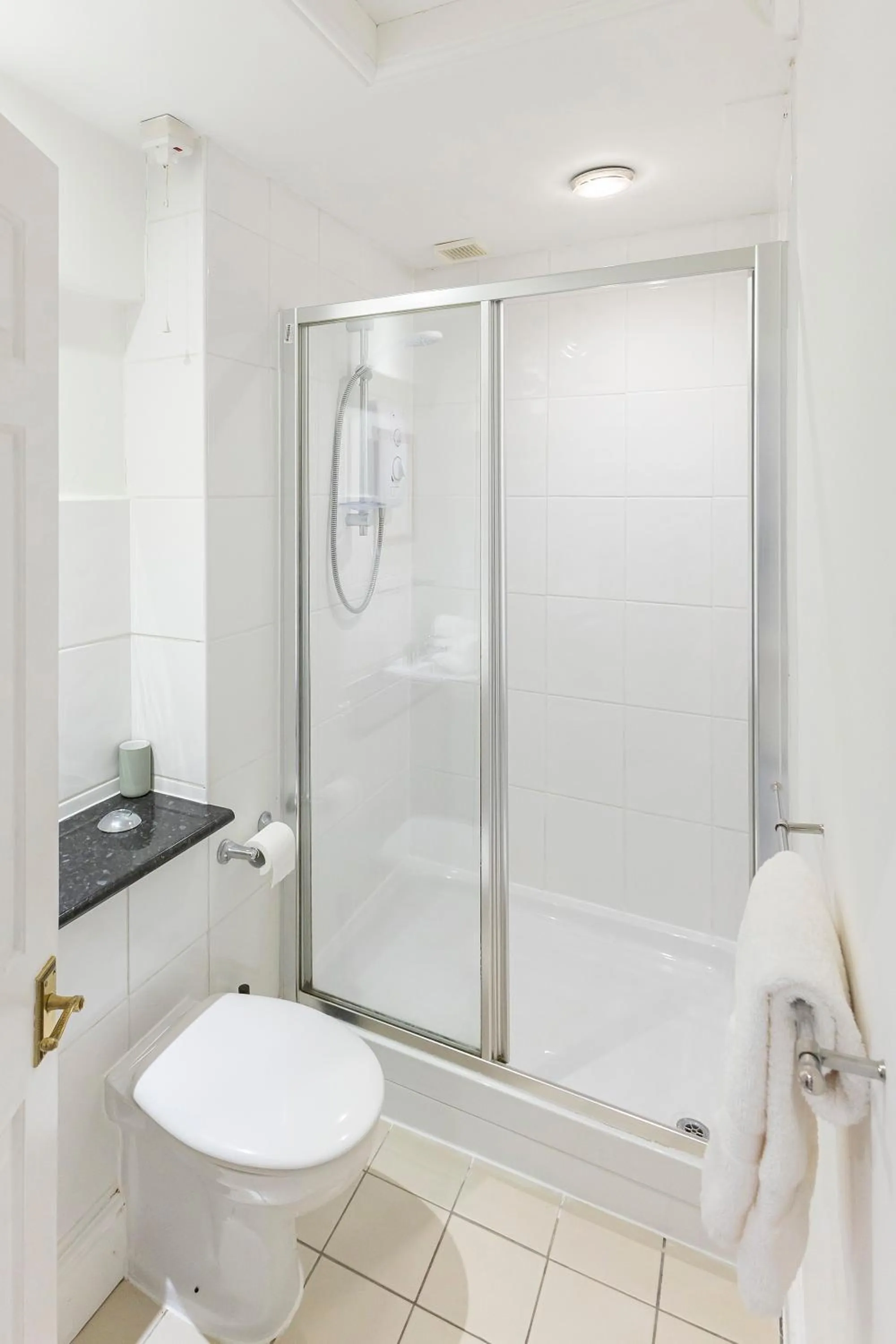 Bathroom in OYO Blenheim House