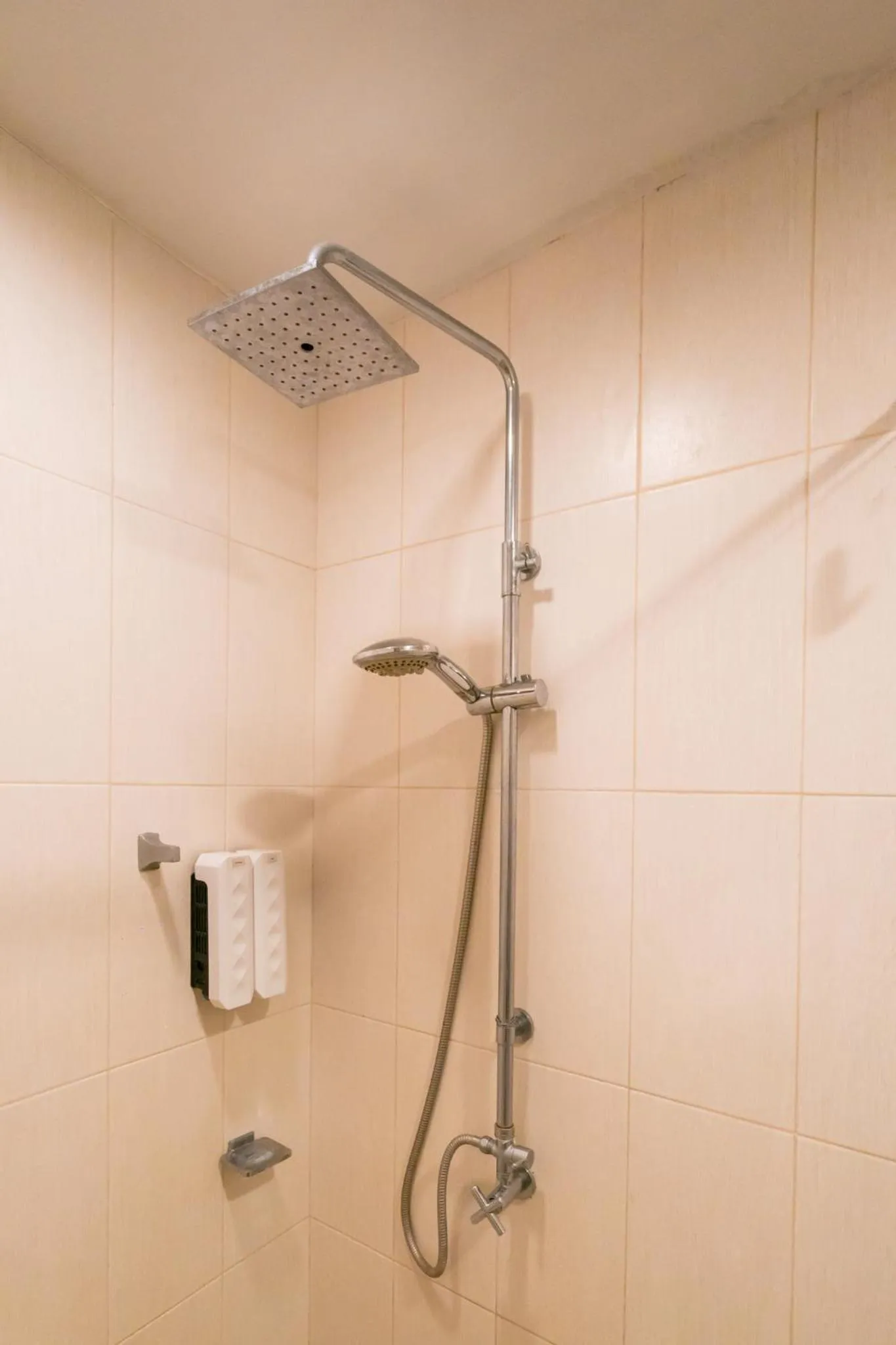 Shower in Golden Manora Hotel Bangtao Beach Phuket