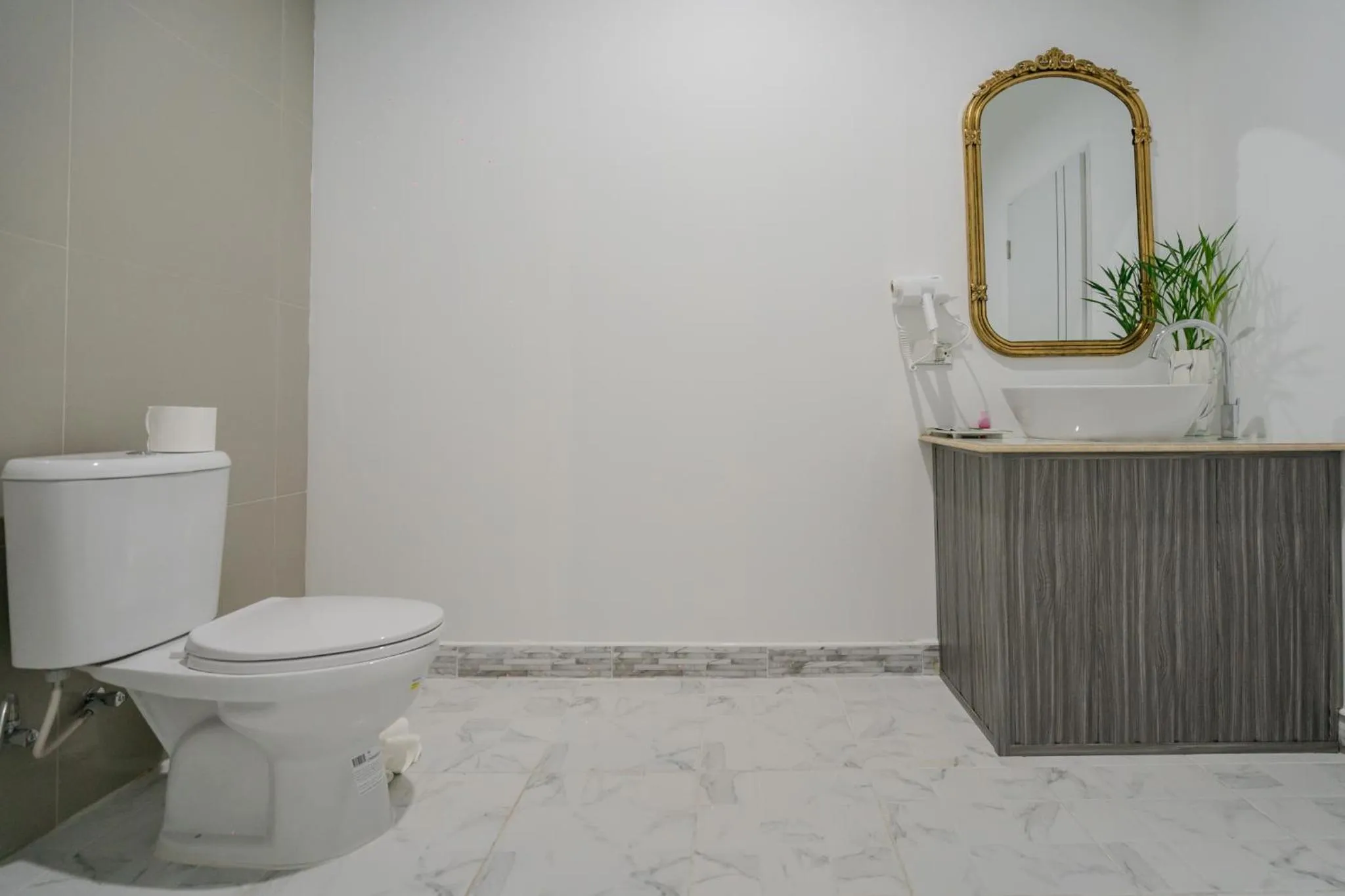 Toilet in Golden Manora Hotel Bangtao Beach Phuket