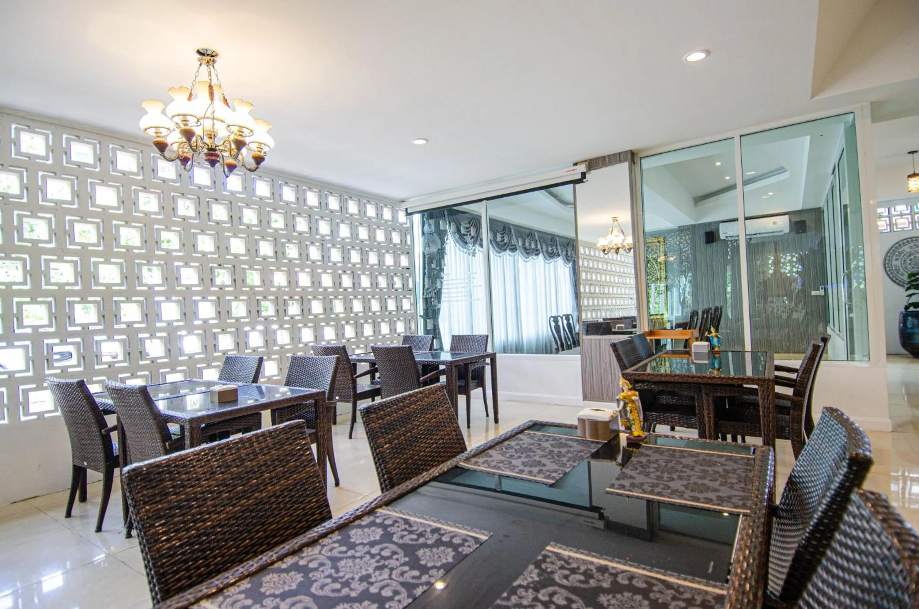 Restaurant/places to eat in Golden Manora Hotel Bangtao Beach Phuket