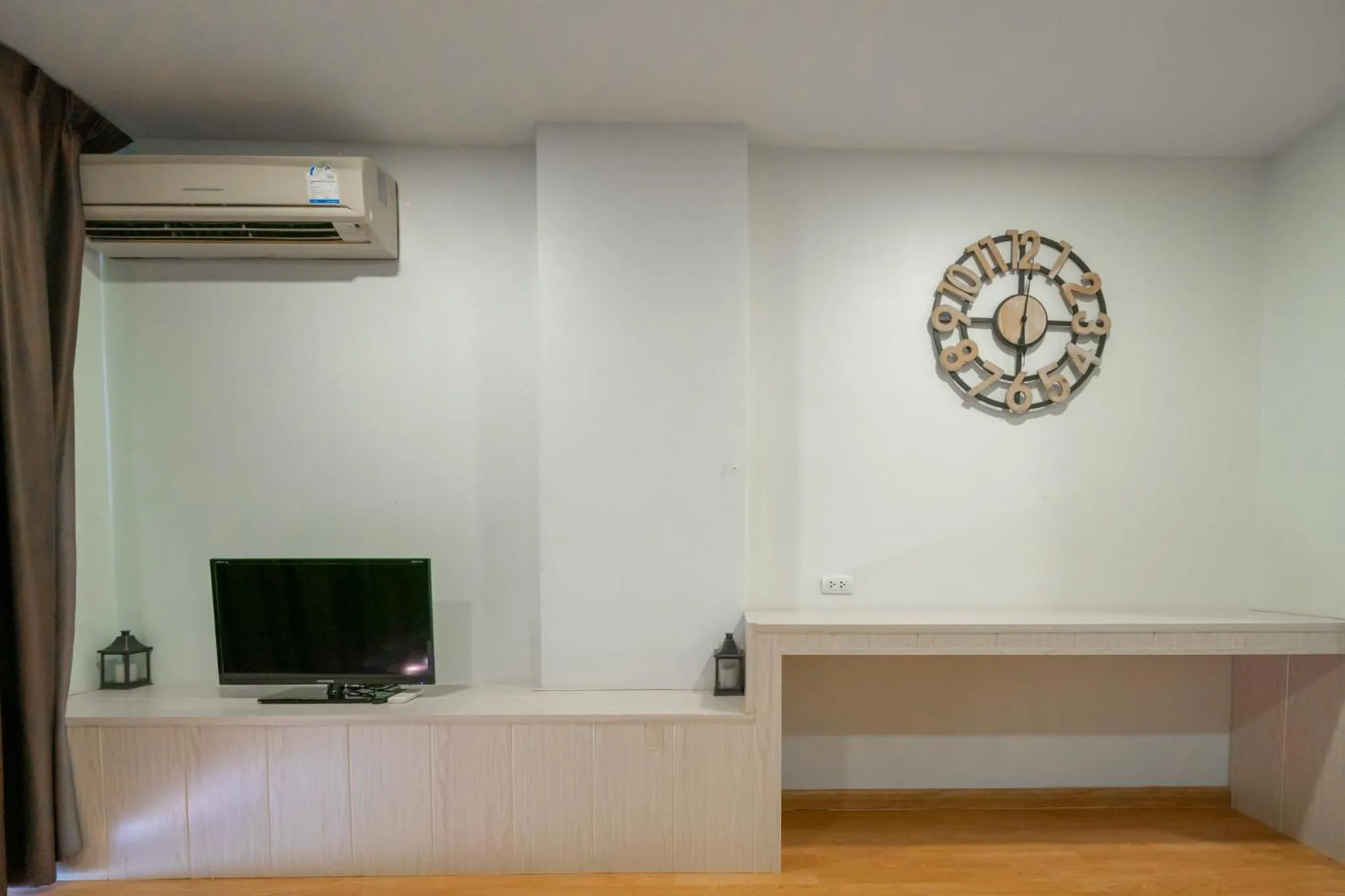 TV and multimedia in Golden Manora Hotel Bangtao Beach Phuket