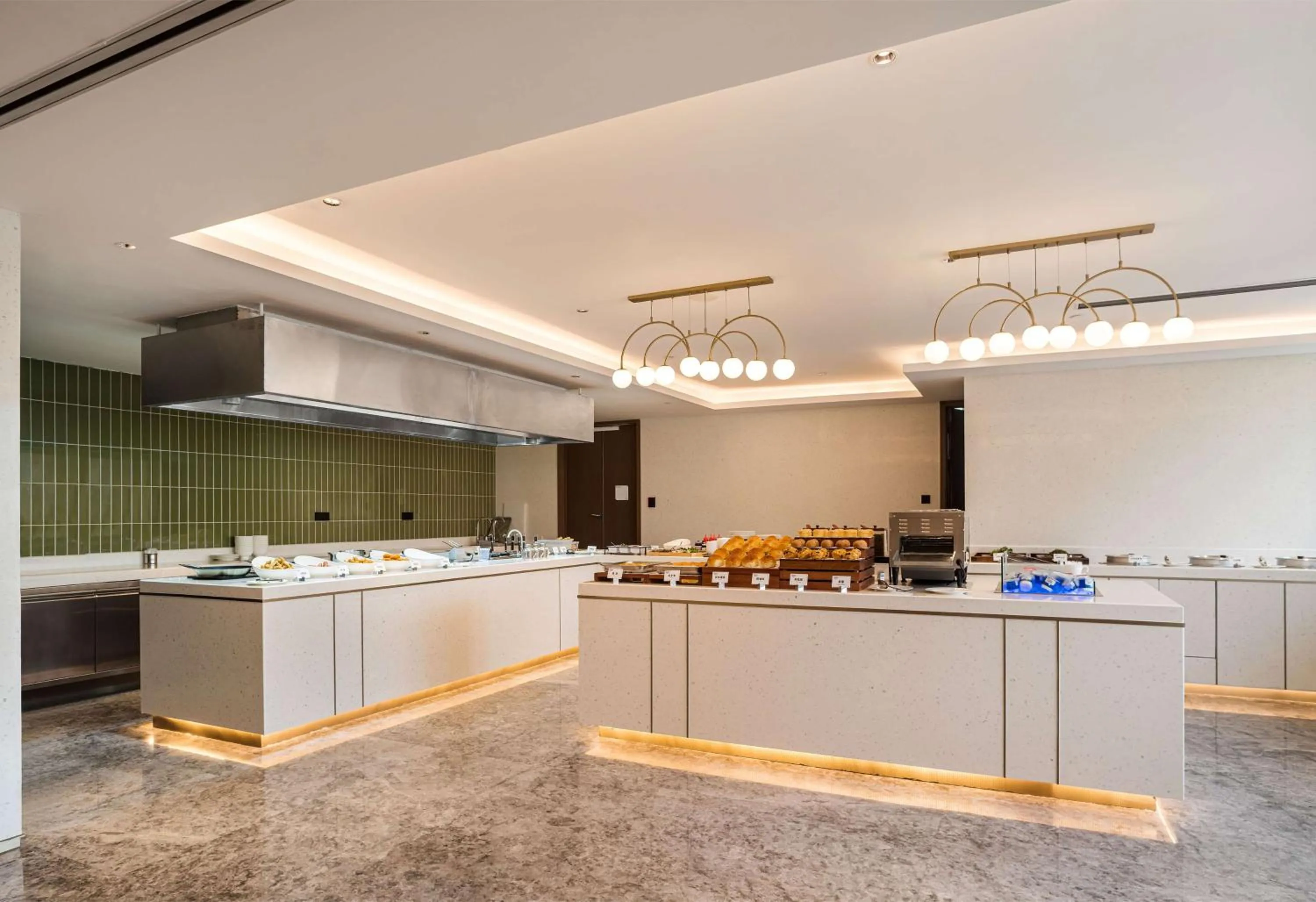 Restaurant/places to eat in Hilton Garden Inn Anqing Susong