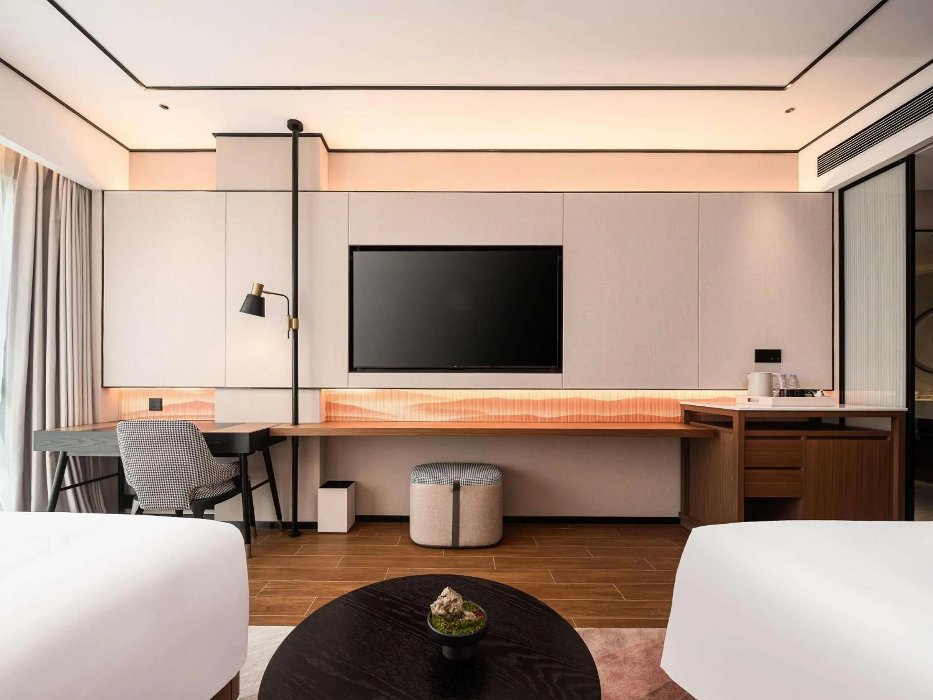 Twin Guest Room with Mountain View in Hilton Garden Inn Anqing Susong Twin Guest Room with Mountain View in Hilton Garden Inn Anqing Susong