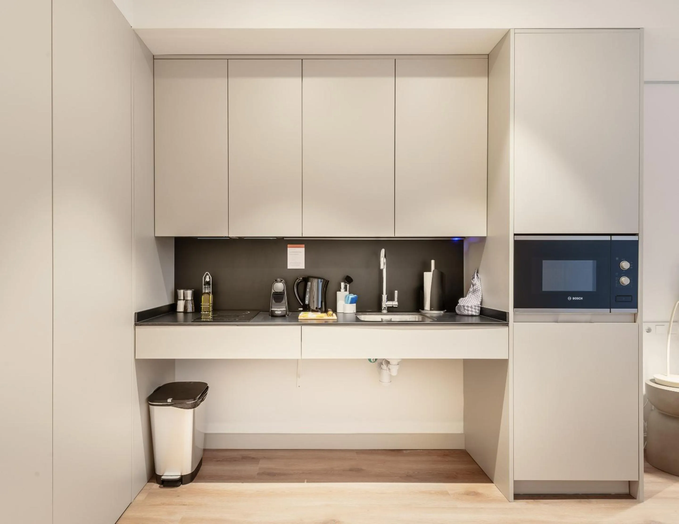 Coffee/tea facilities in Limehome Madrid Calle de Juan Hurtado de Mendoza