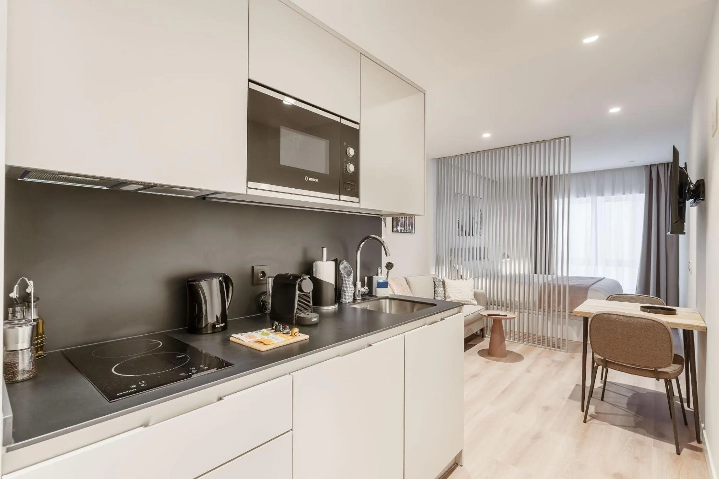 Coffee/tea facilities in Limehome Madrid Calle de Juan Hurtado de Mendoza