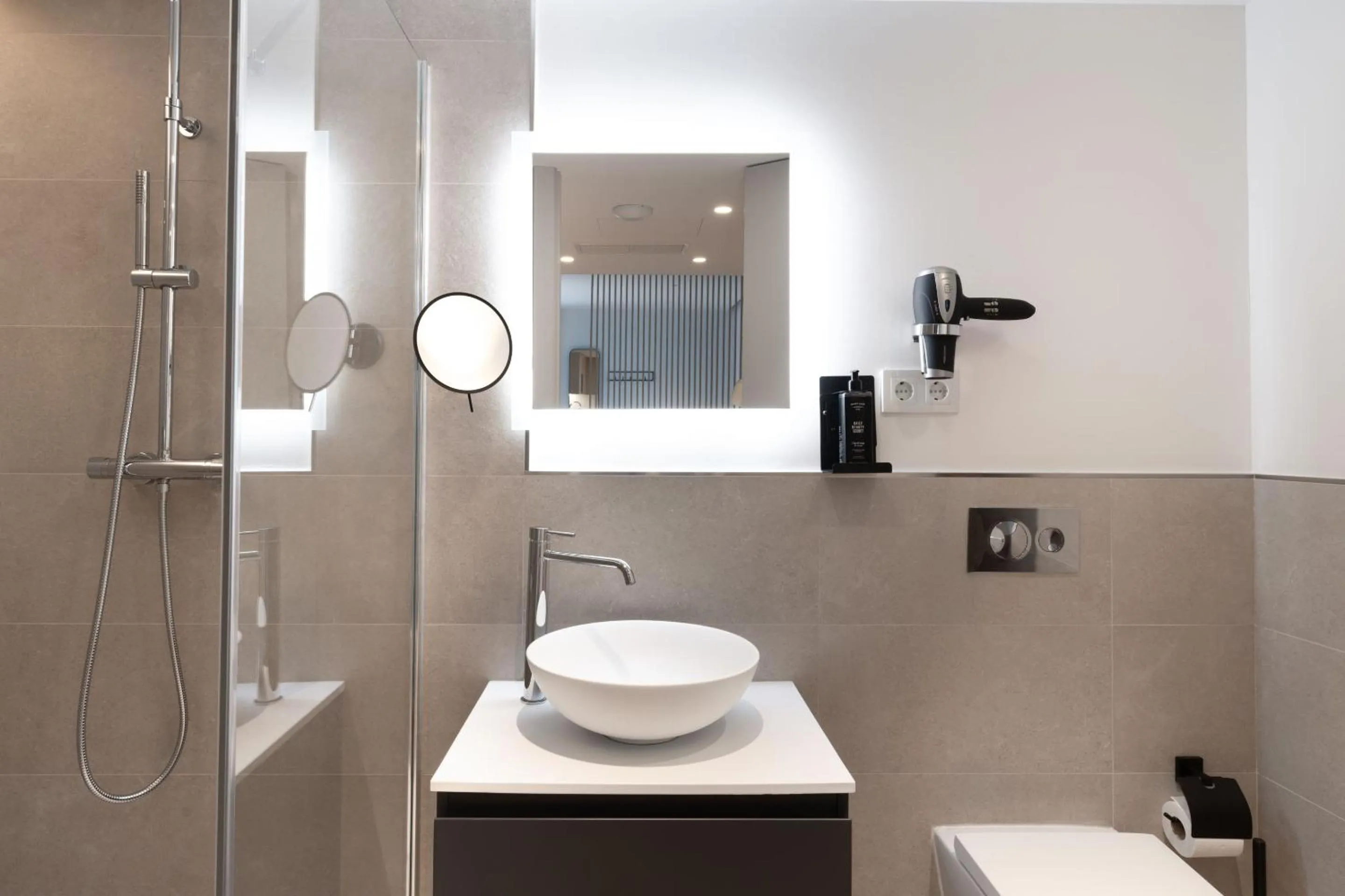 Shower in Limehome Madrid Calle de Juan Hurtado de Mendoza