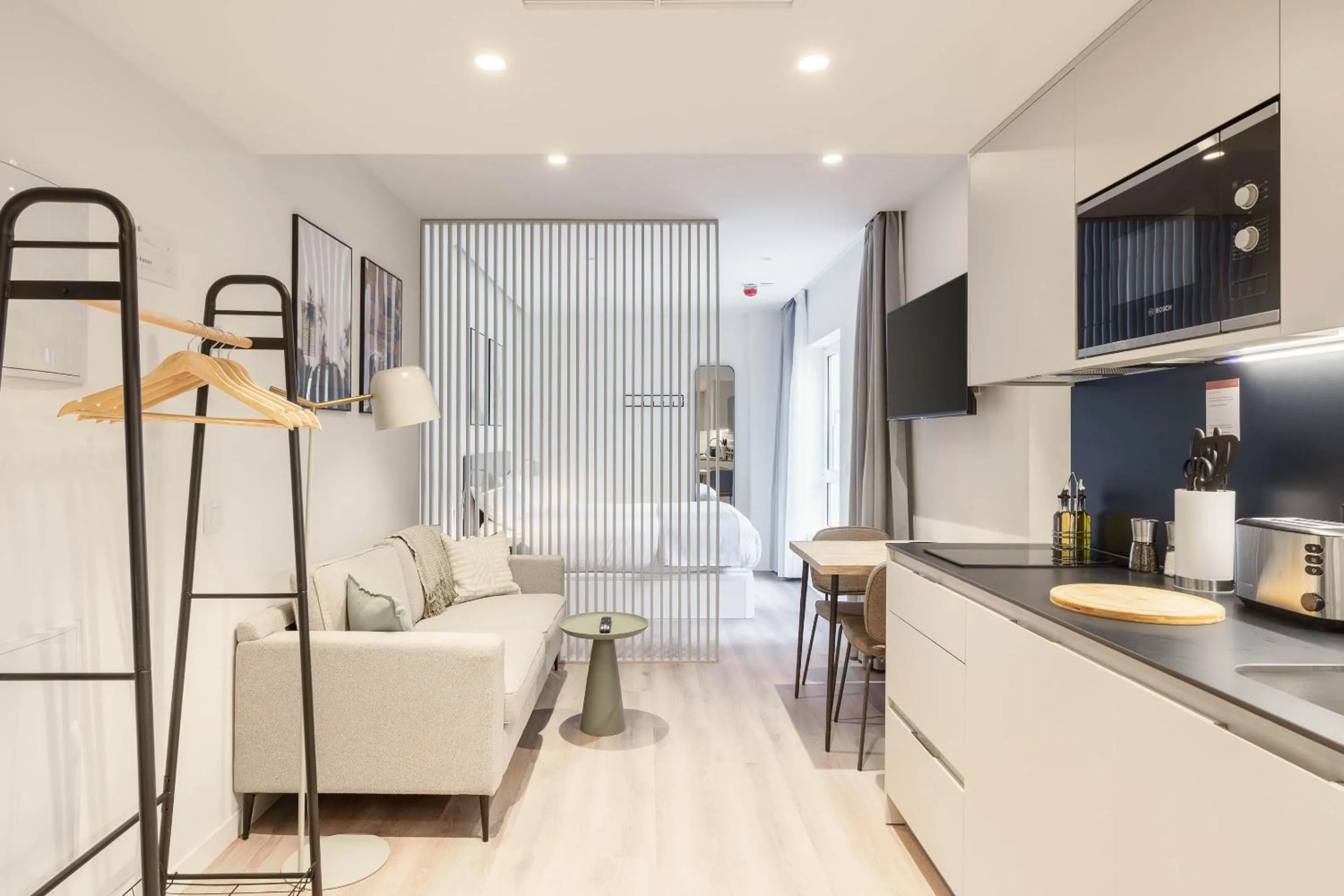 TV and multimedia, Bed in Limehome Madrid Calle de Juan Hurtado de Mendoza