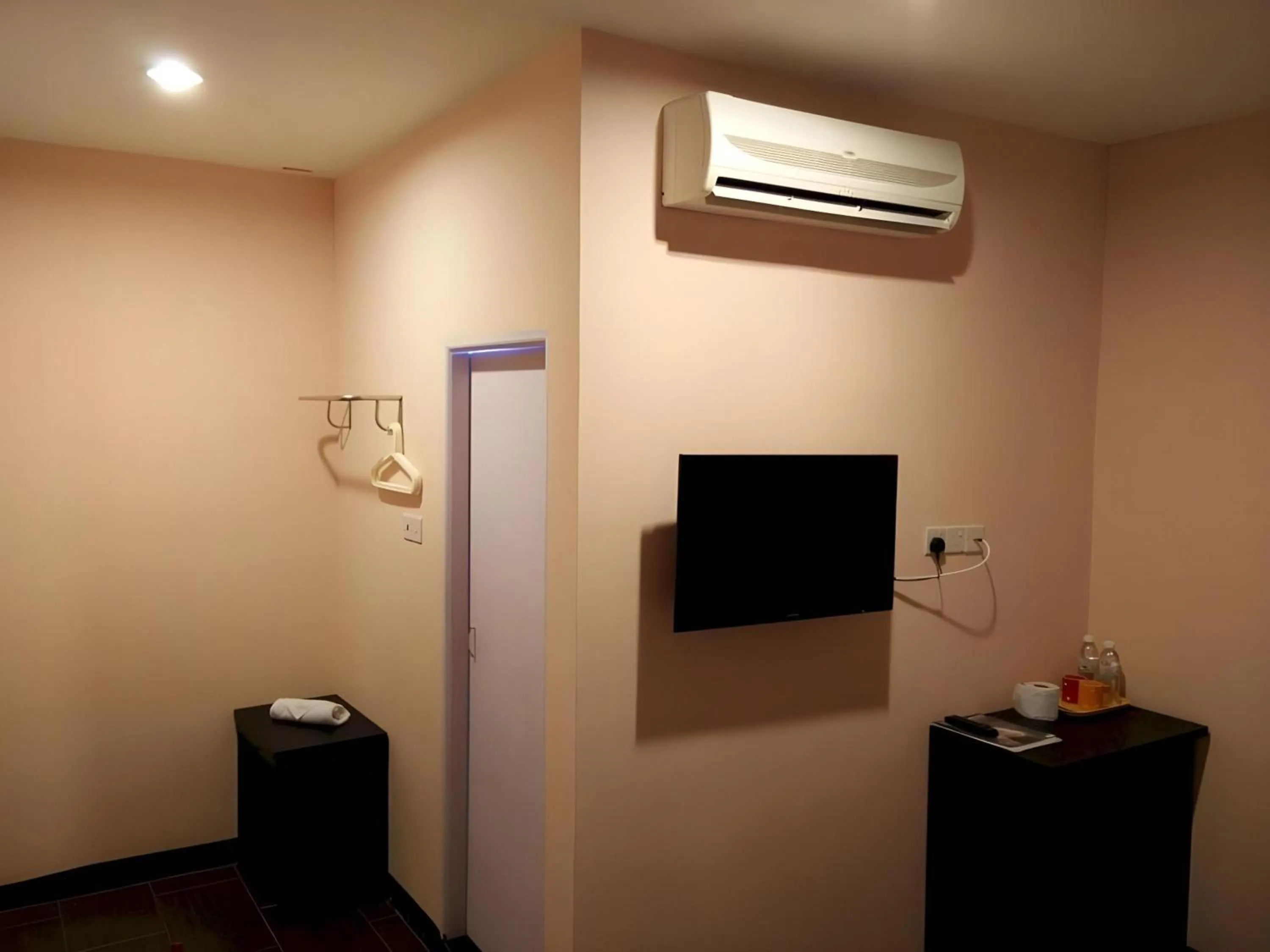 TV and multimedia in Hotel O Astana Hotel