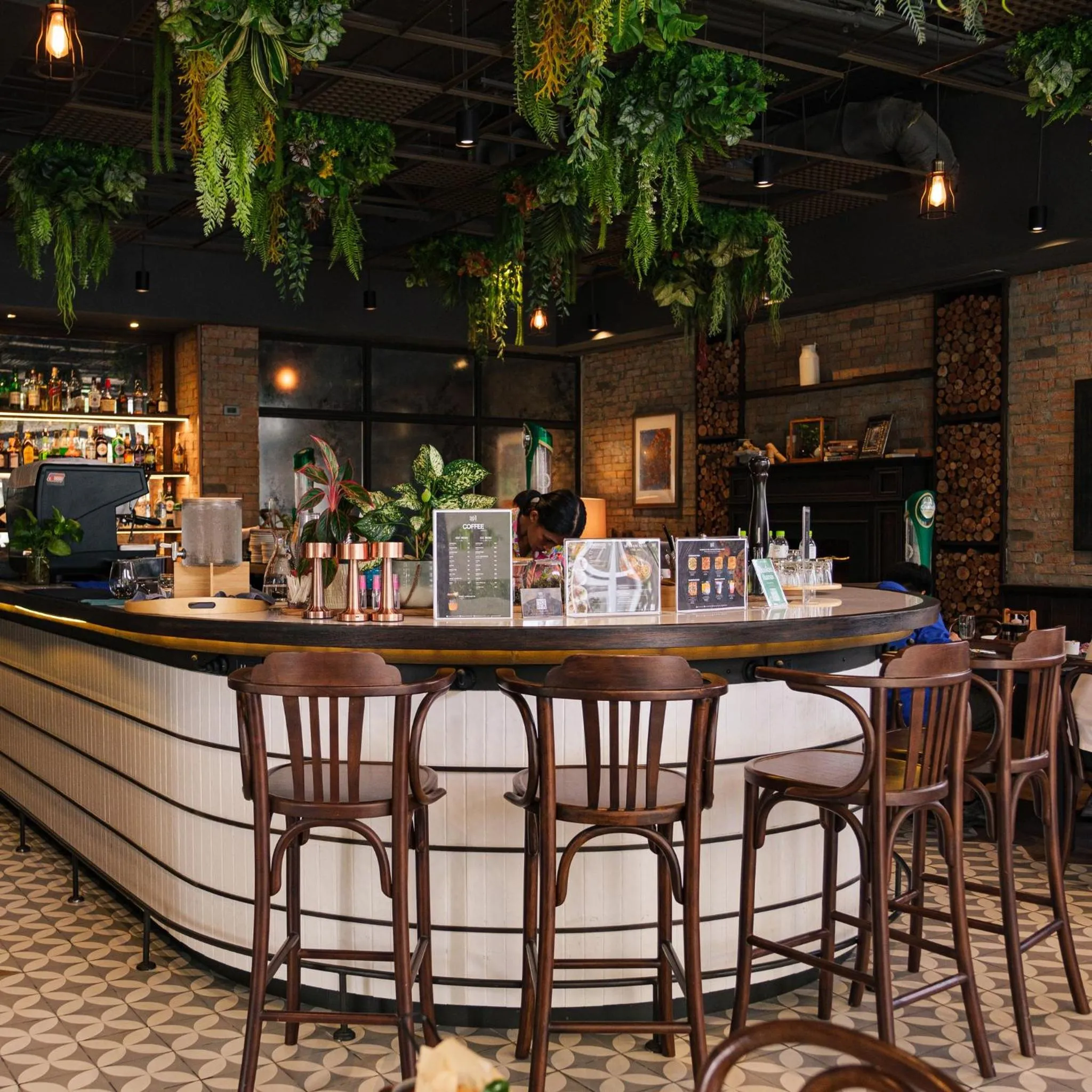 Restaurant/places to eat in The Idle Hotel and Residence