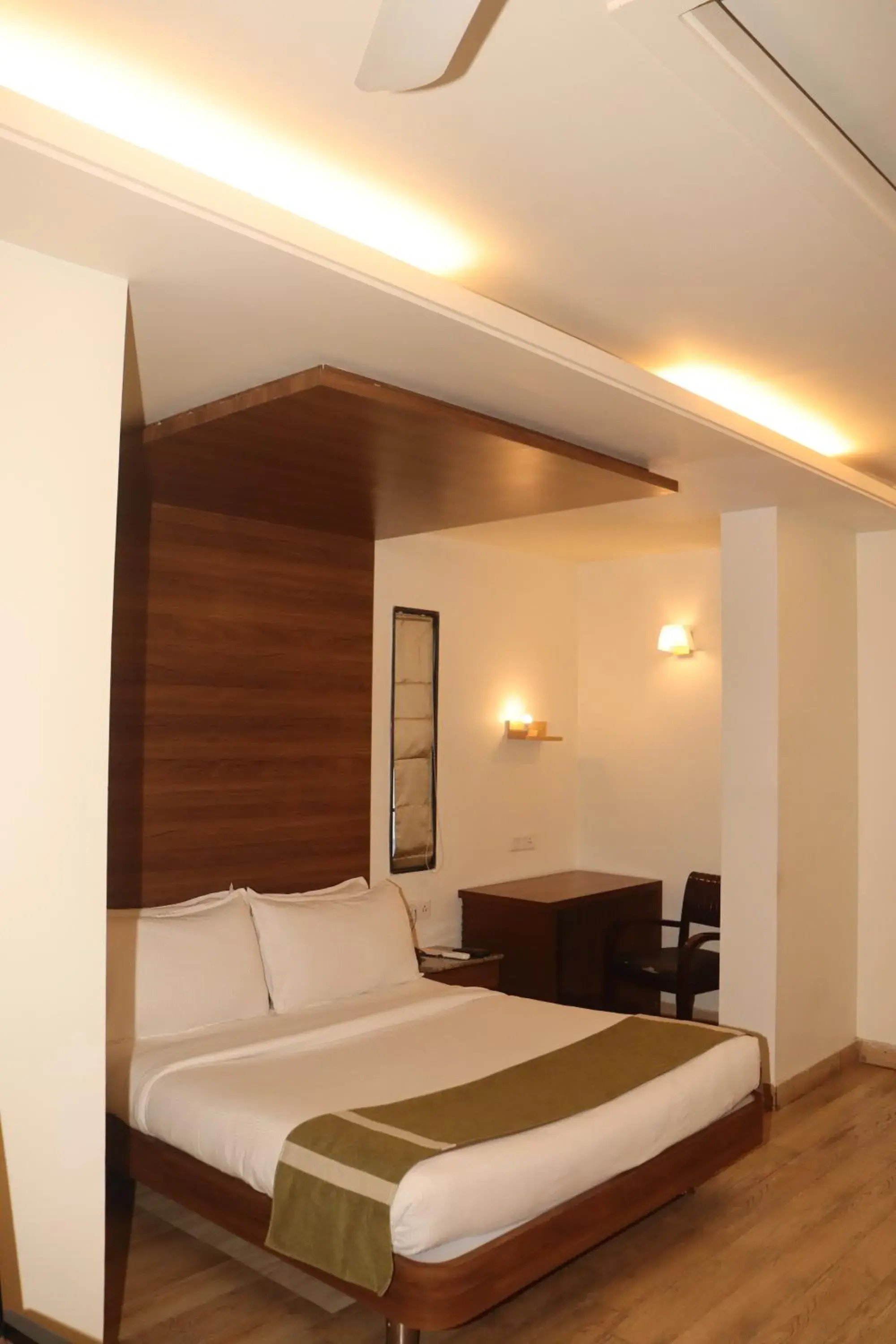 Suite - single occupancy in Kyriad Hotel Indore by OTHPL Suite - single occupancy in Kyriad Hotel Indore by OTHPL