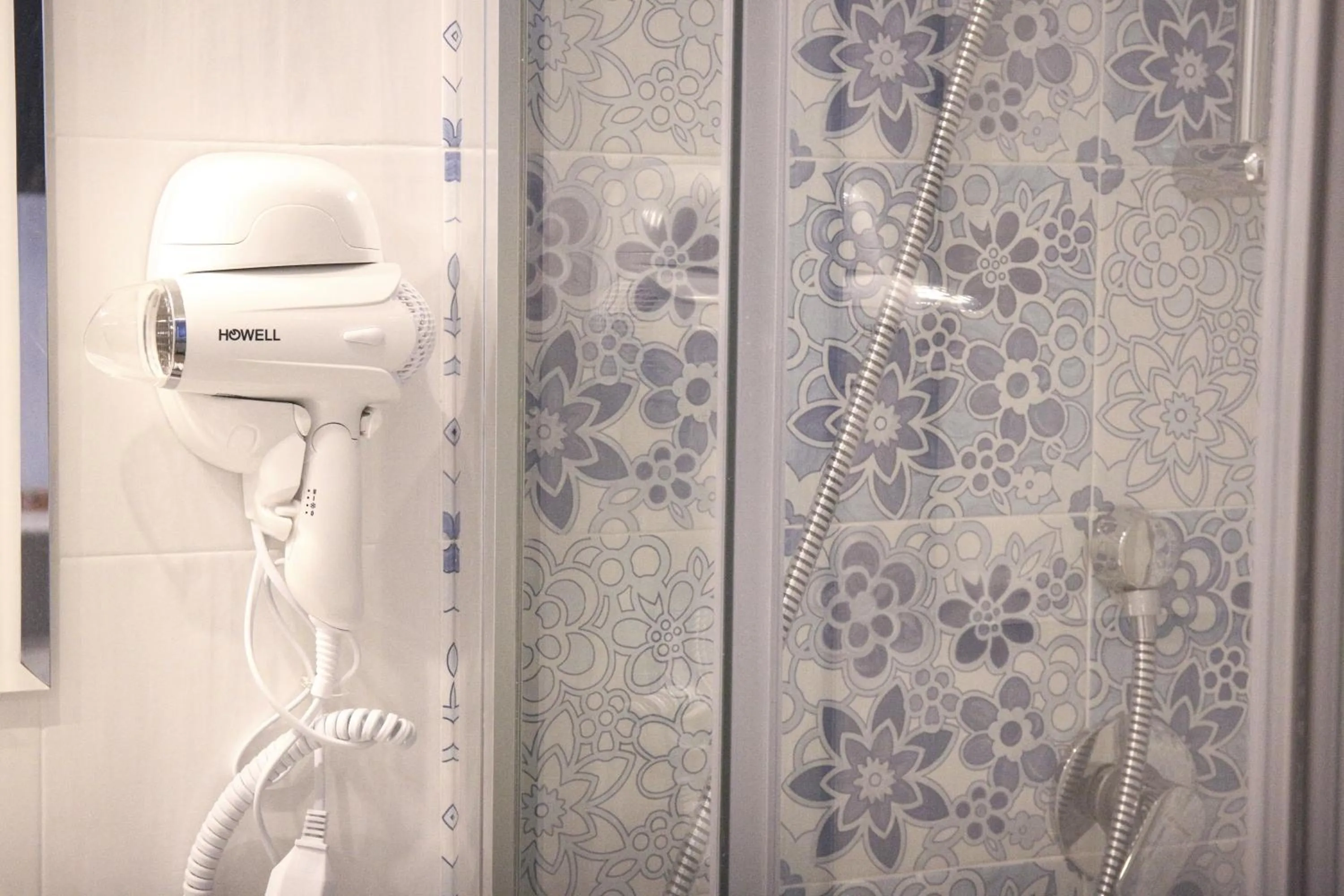 Shower in La Baia Di Partenope