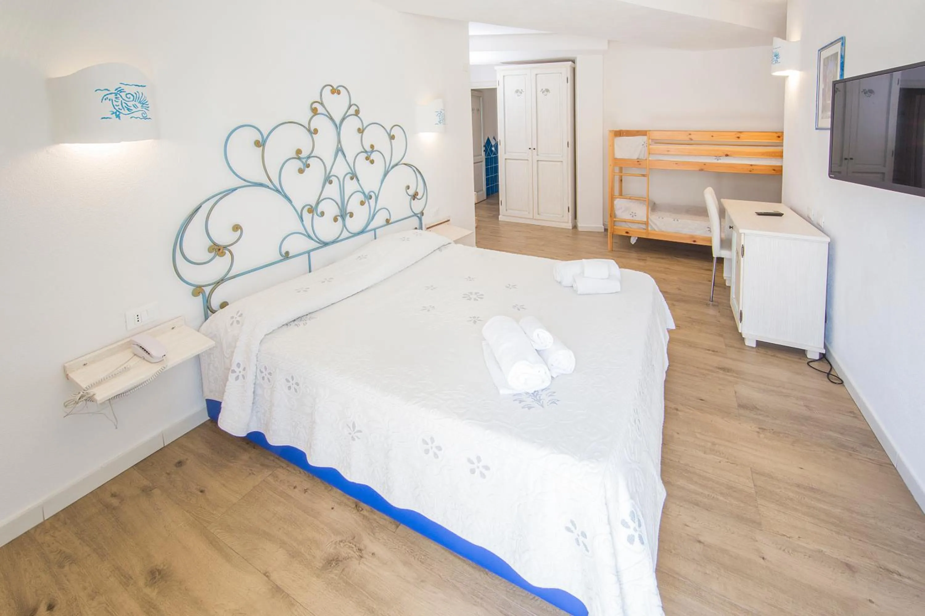 Photo of the whole room, Bed in Olbia City Hotel & Spa