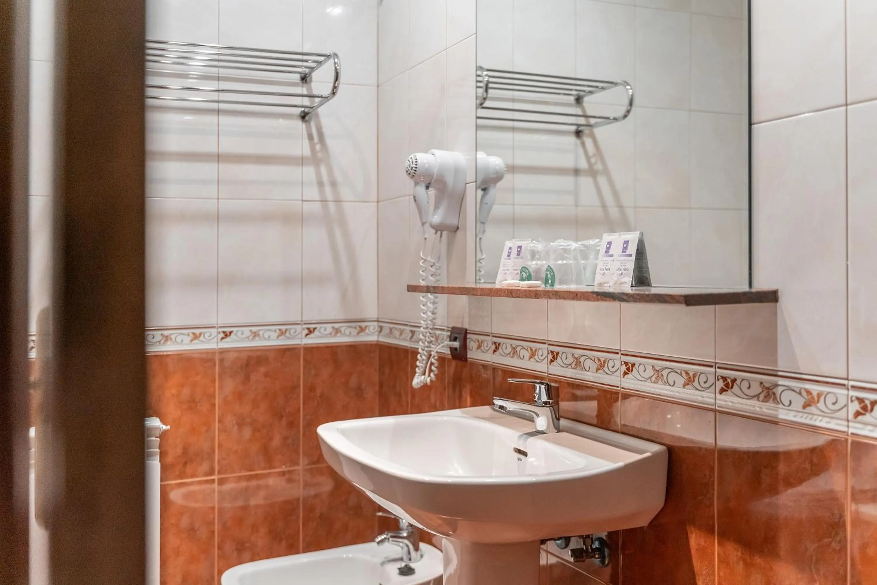 Bathroom in Hotel Puerta de Javalambre