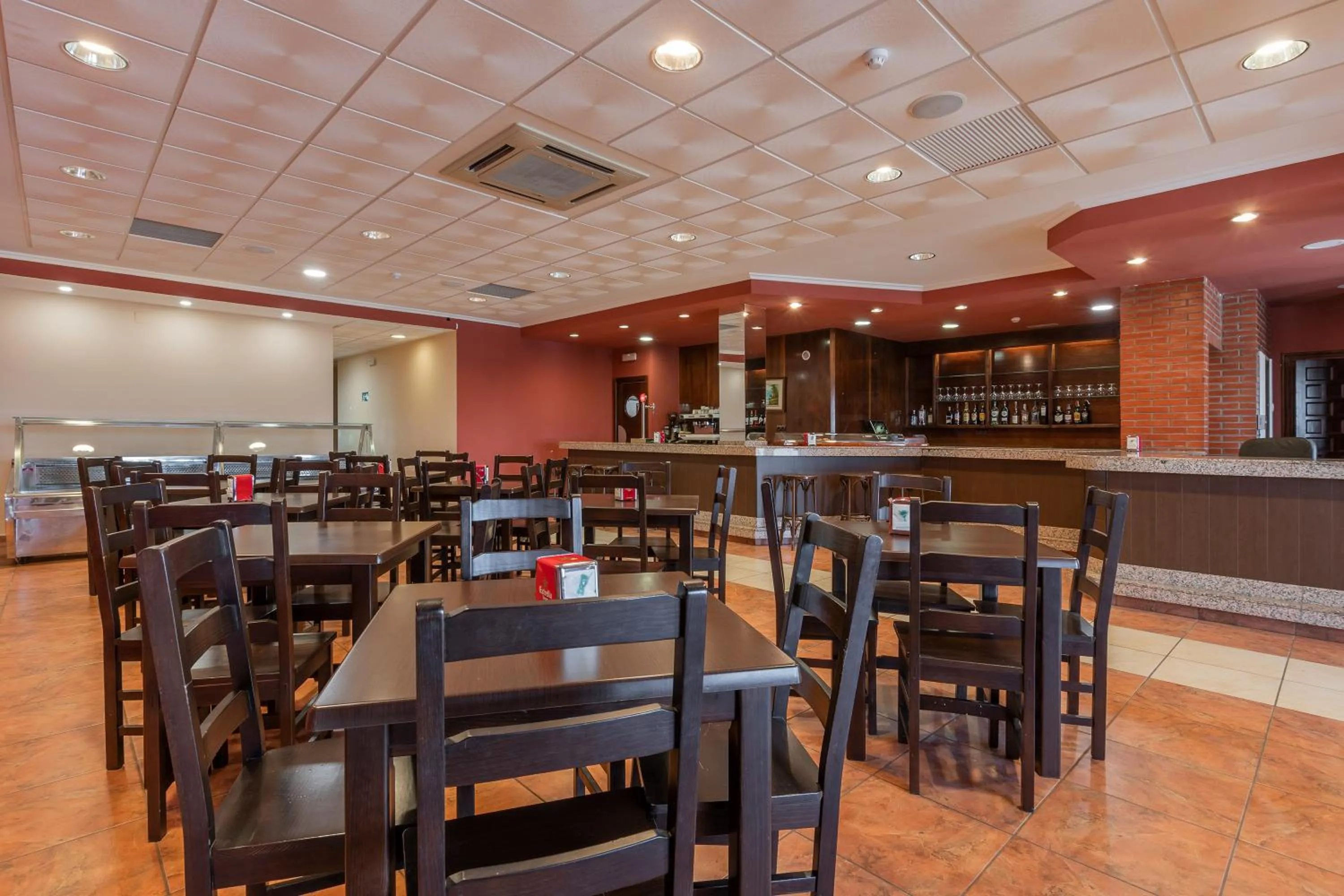 Lounge or bar in Hotel Puerta de Javalambre