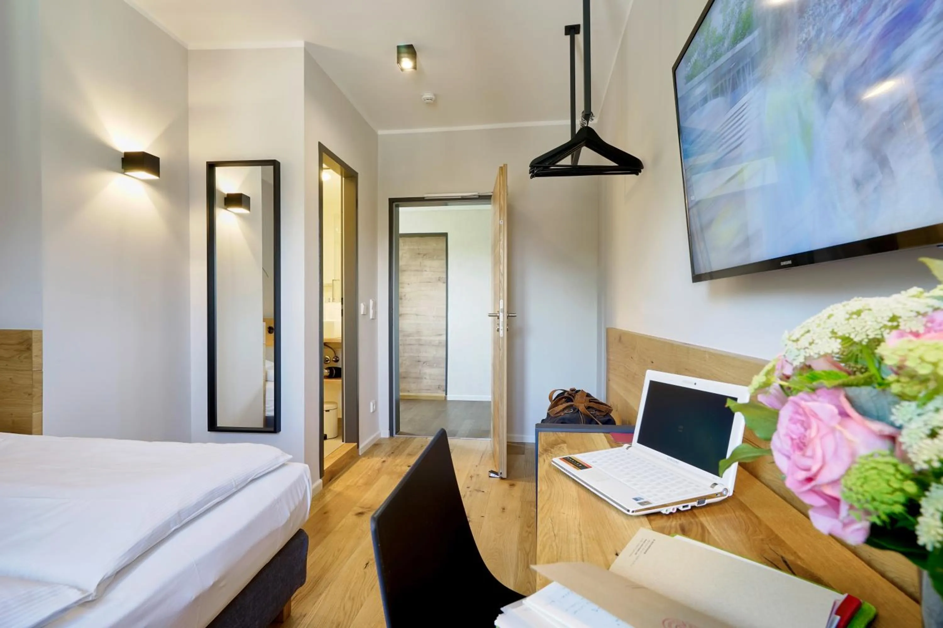 Bed in Gasthof Neuwirt Unterföhring