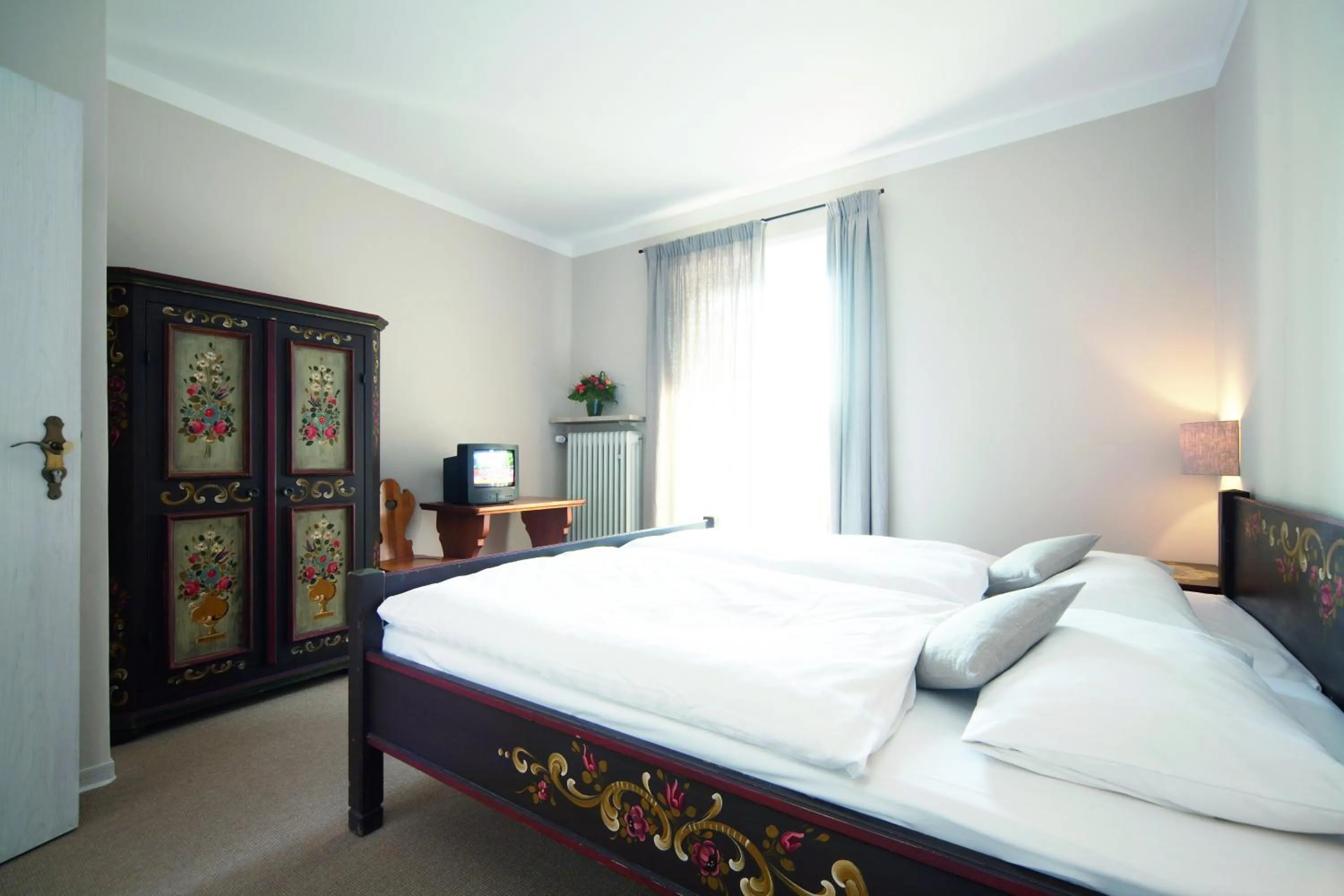 Bed in Gasthof Neuwirt Unterföhring