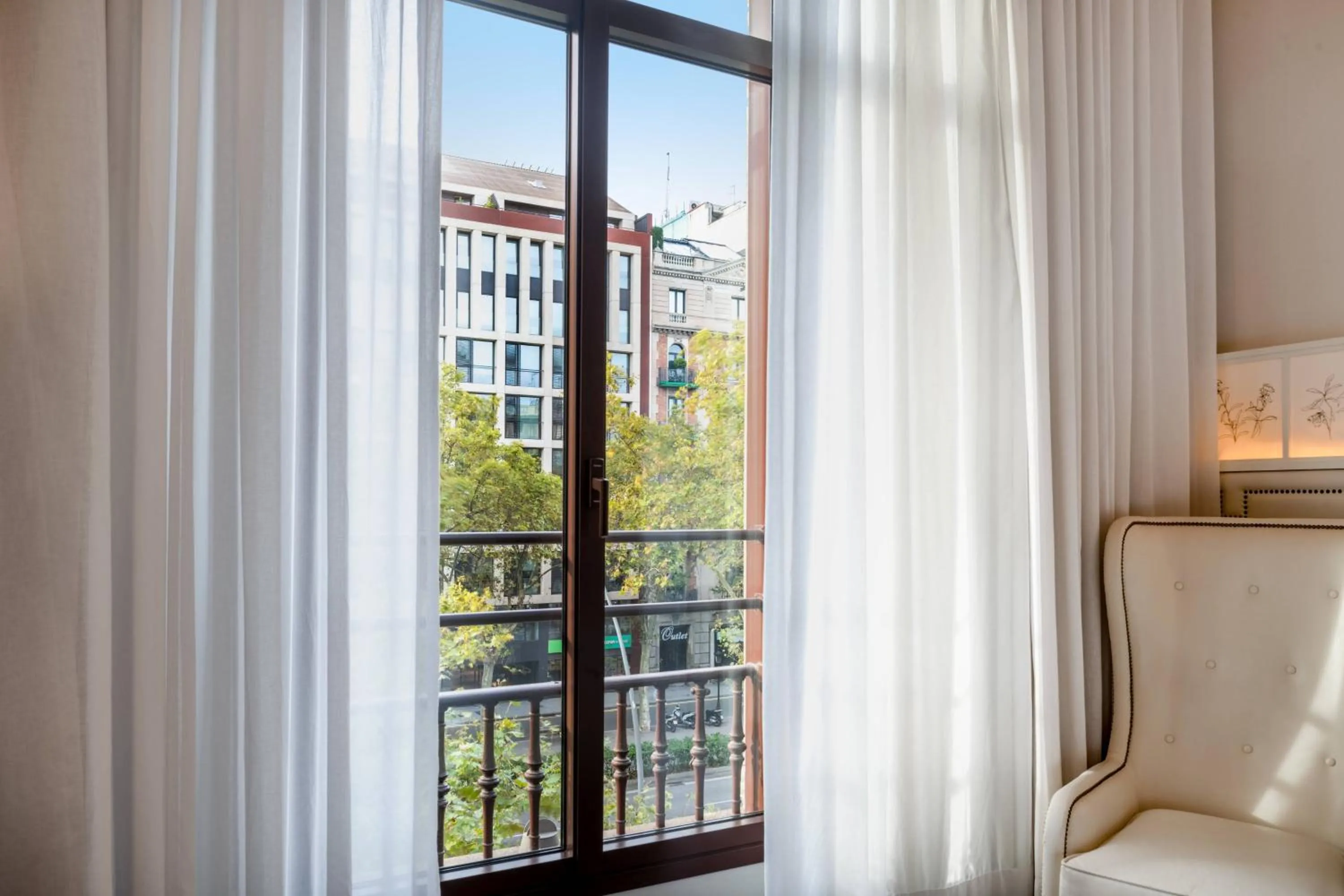 Photo of the whole room in Cotton House Hotel, Autograph Collection