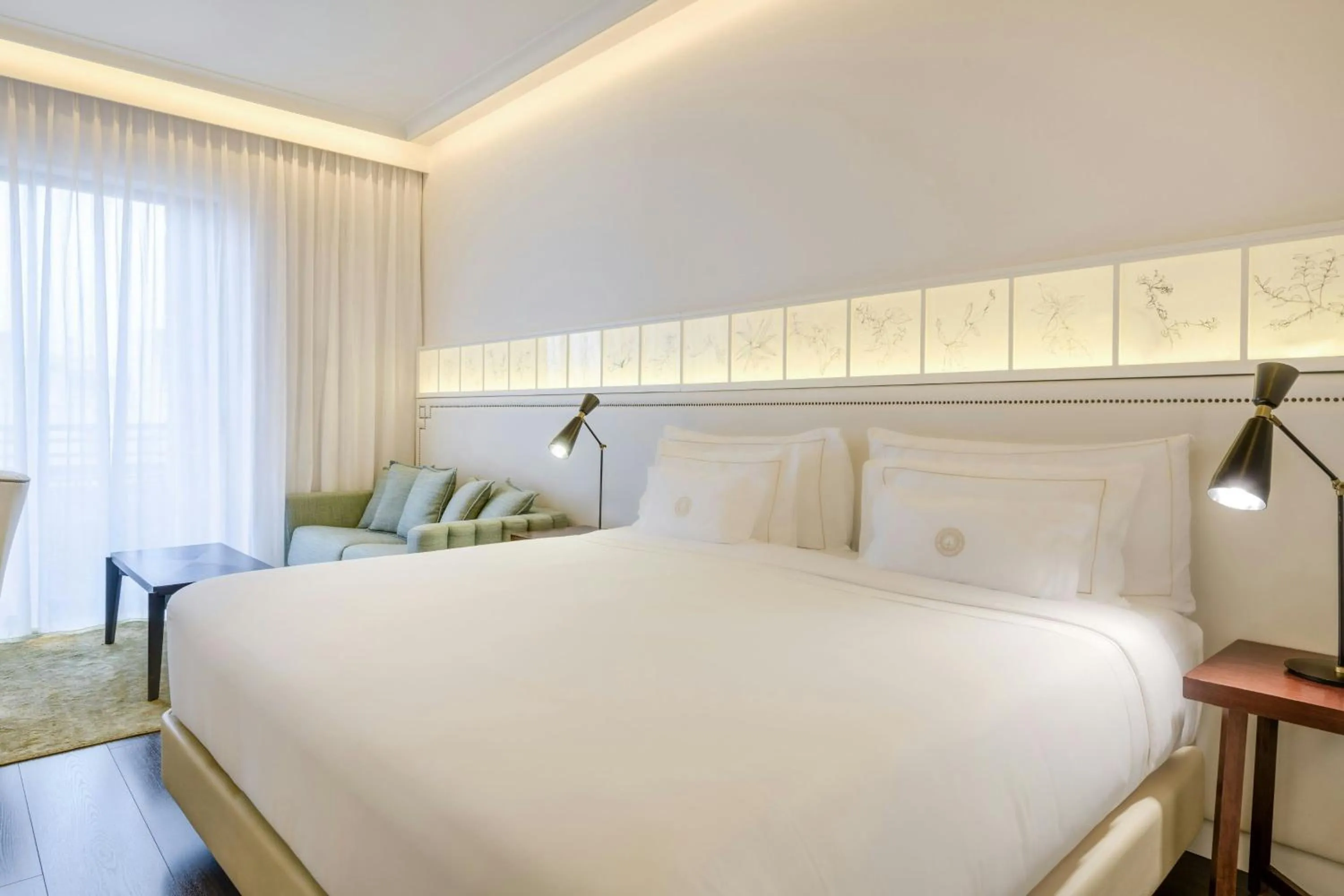 Photo of the whole room, Bed in Cotton House Hotel, Autograph Collection