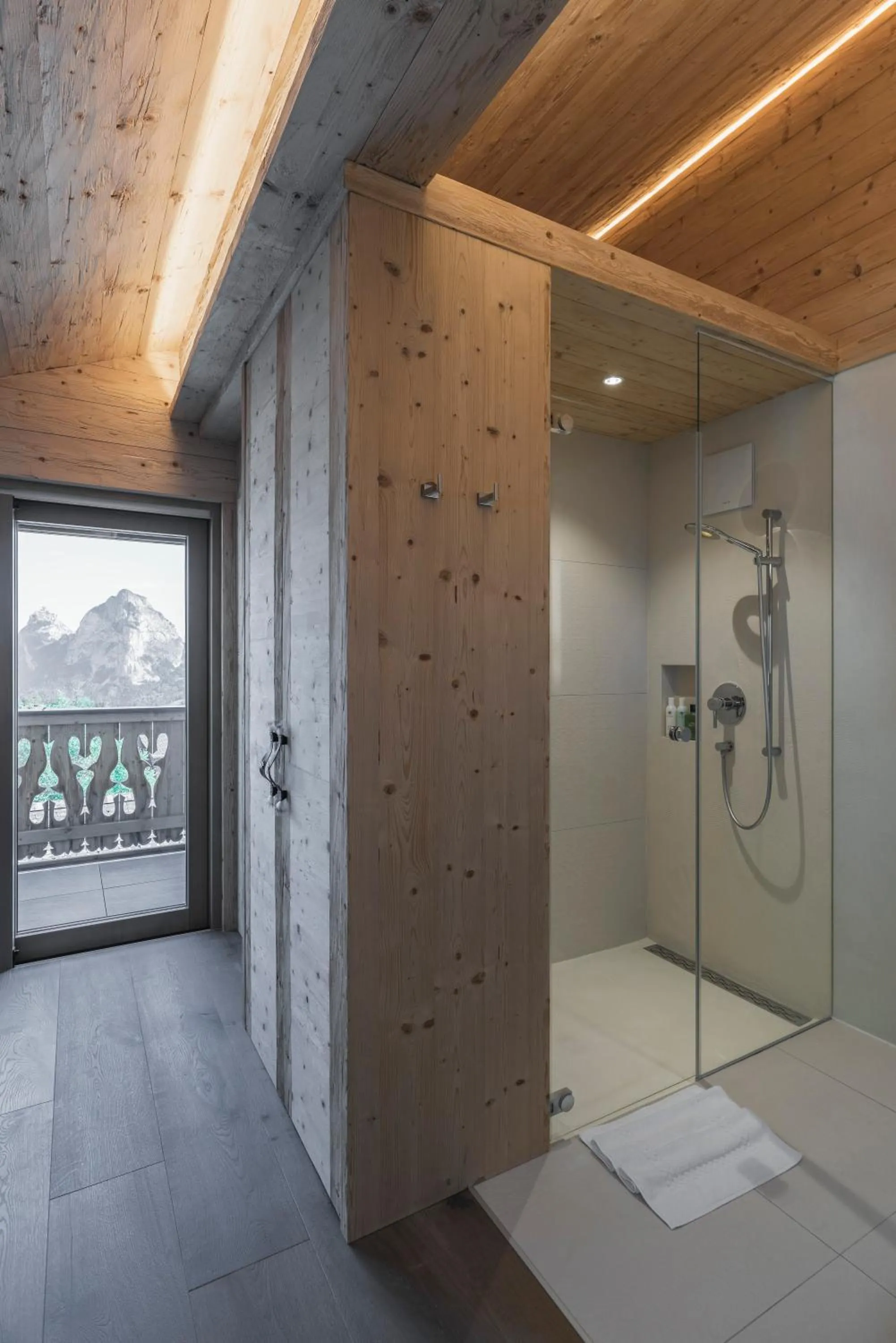 Shower in Caschu Alp Boutique Design Hotel Stoos - adults only