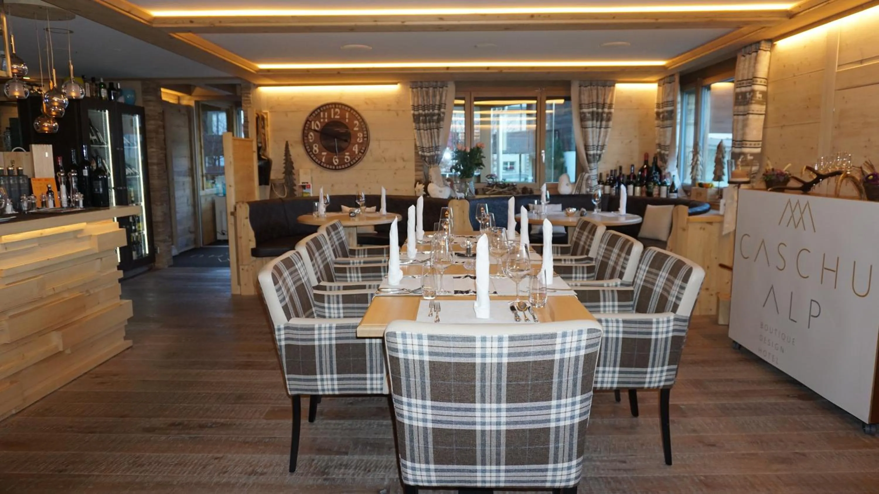 Restaurant/places to eat in Caschu Alp Boutique Design Hotel Stoos - adults only