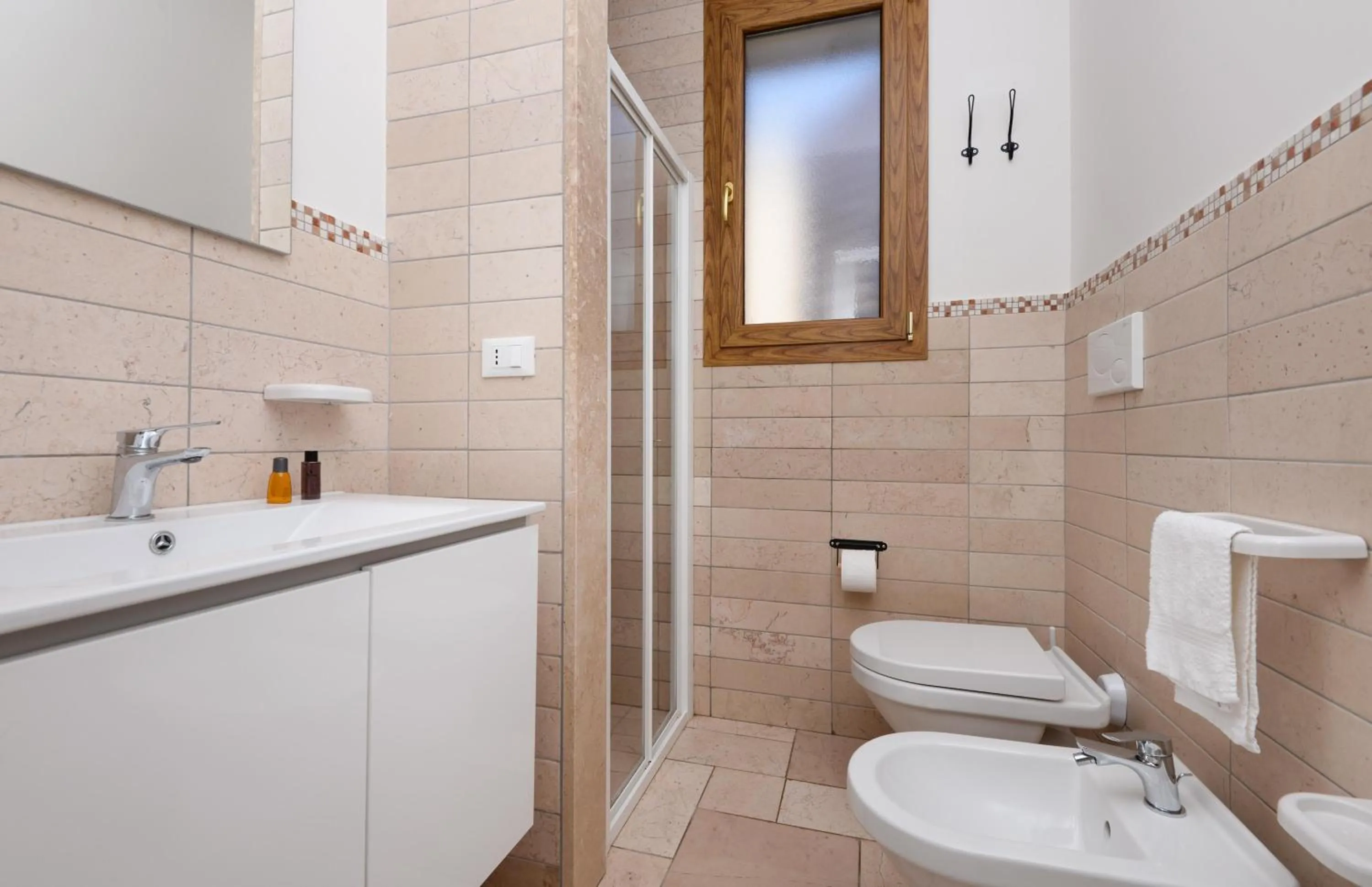 Bathroom in Marelive - CDSHotels