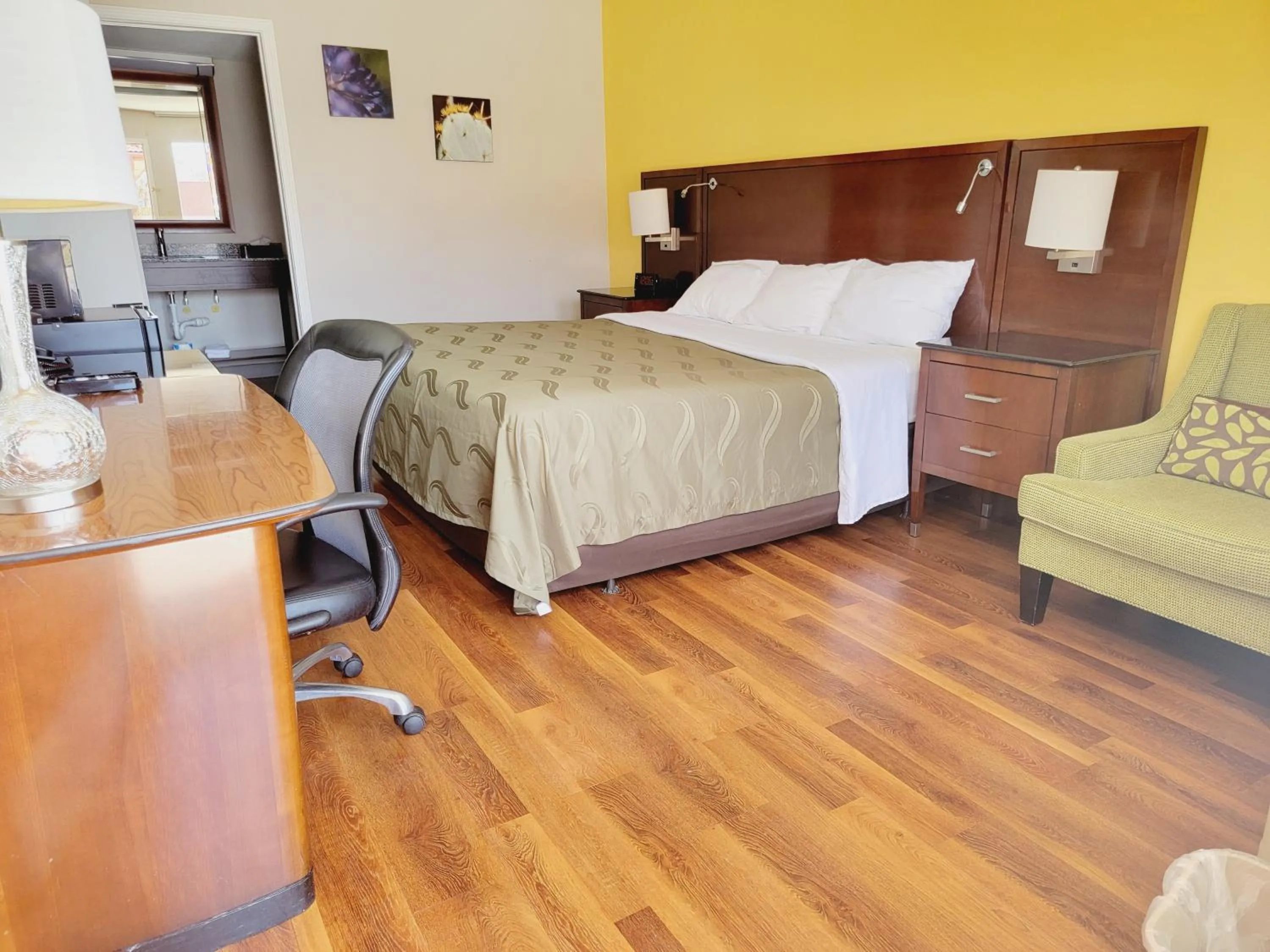 Bed in Cambridge Inn