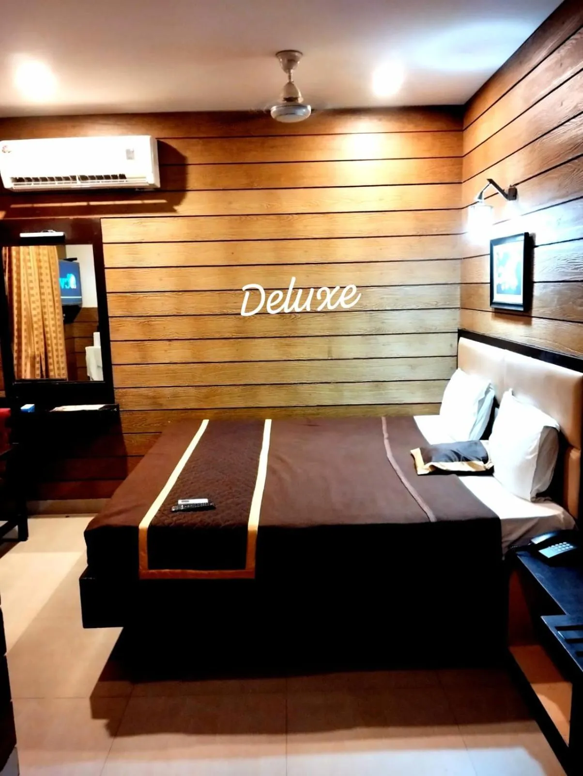 Bed in Sri ArulMuthu Residency