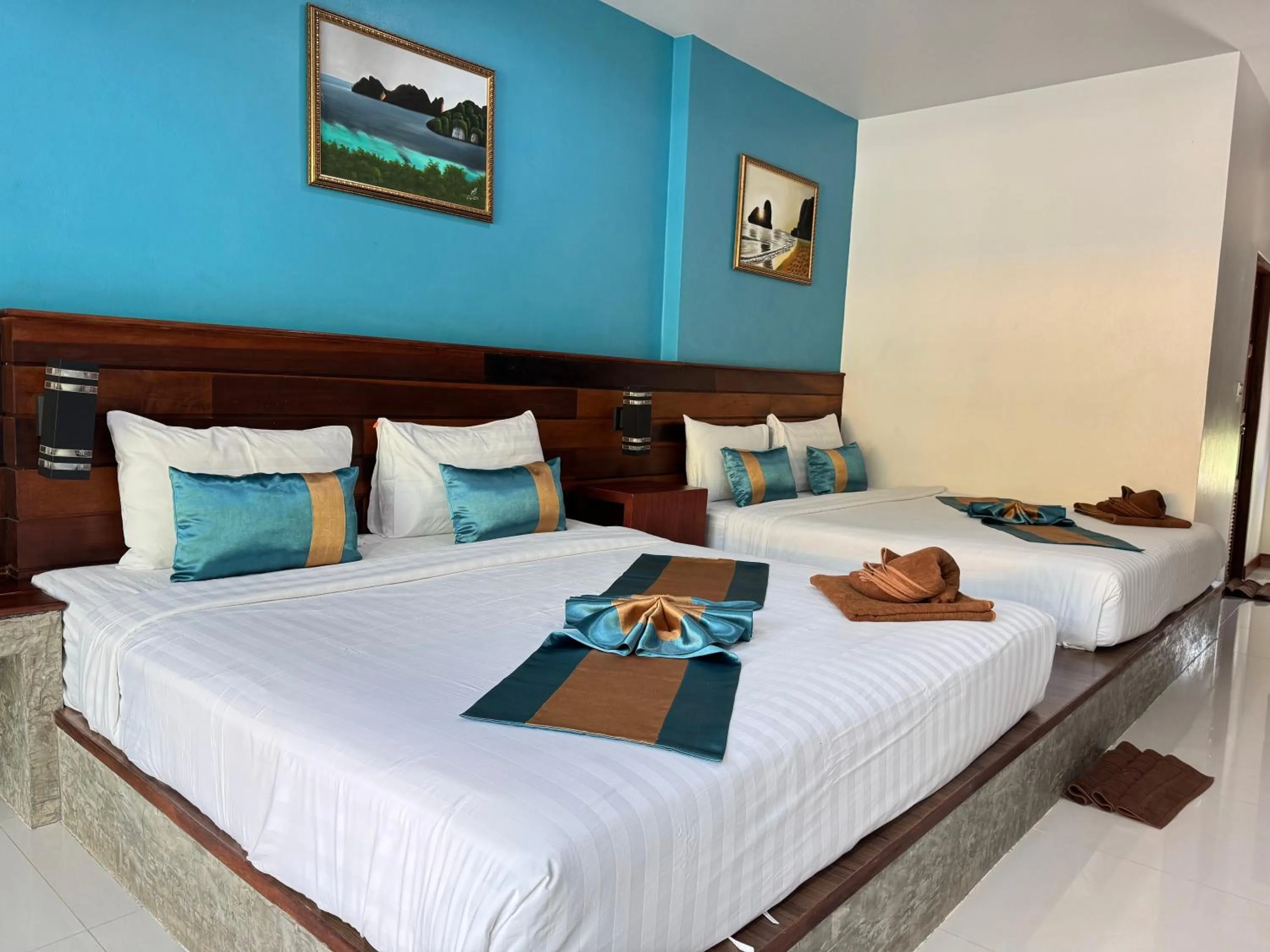 Bed in Hatzanda Lanta Resort - SHA Extra Plus