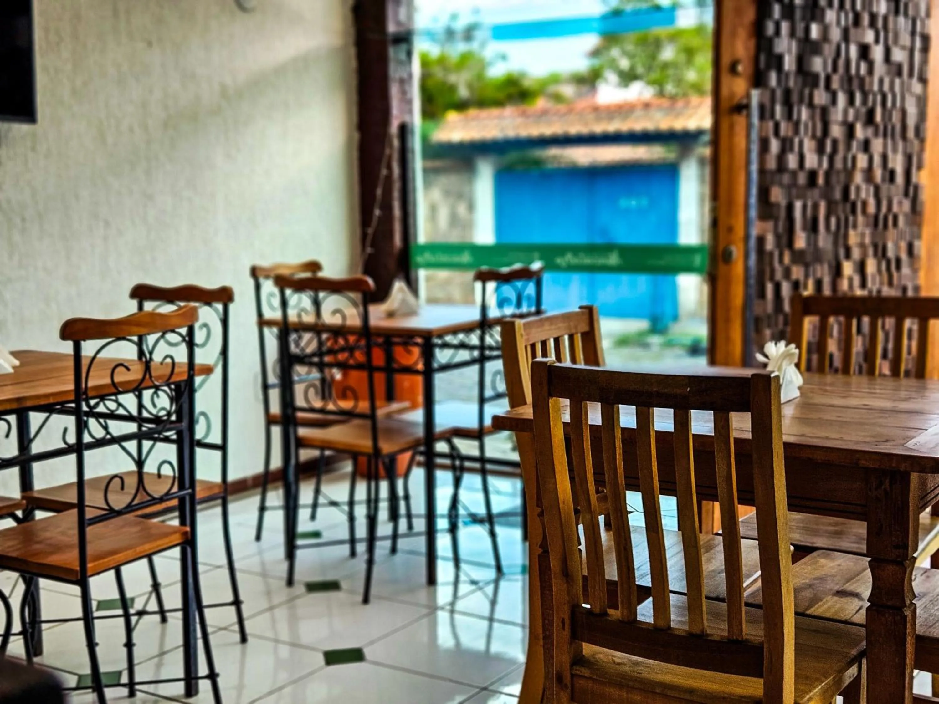 Seating area in Pousada Abacateiro