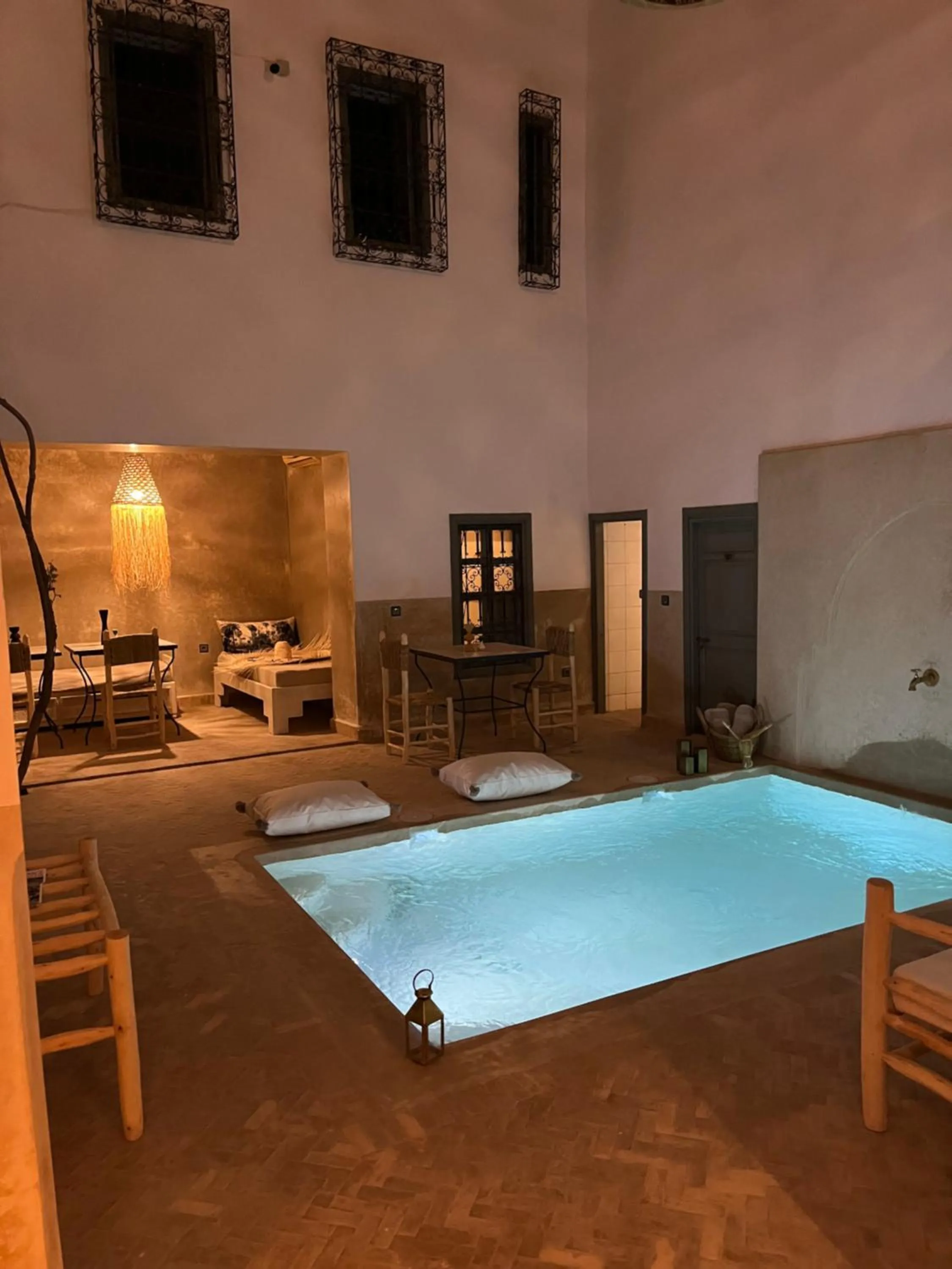 Swimming pool in Riad Nafora